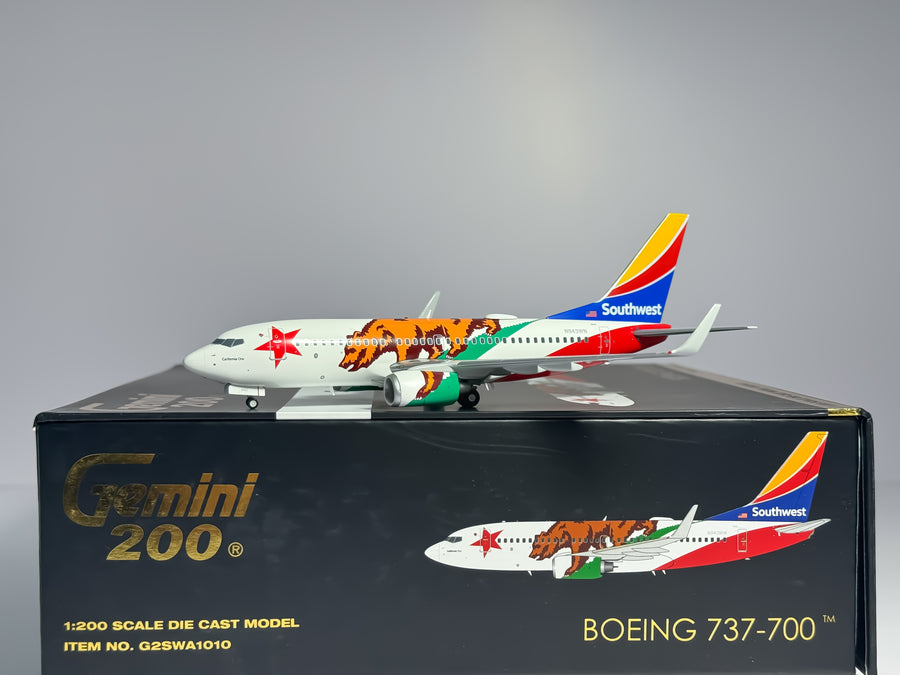 Southwest Airlines Boeing 737-700 1:200 Gemini Jets N943WN (G2SWA1350)
