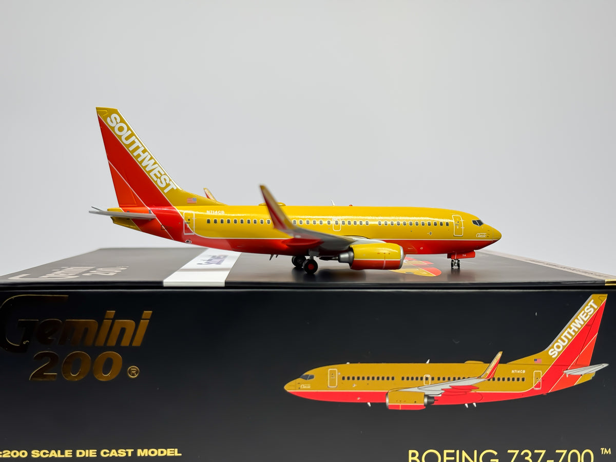Southwest Airlines Boeing 737-700 1:200 Gemini Jets N714CB (G2SWA961)