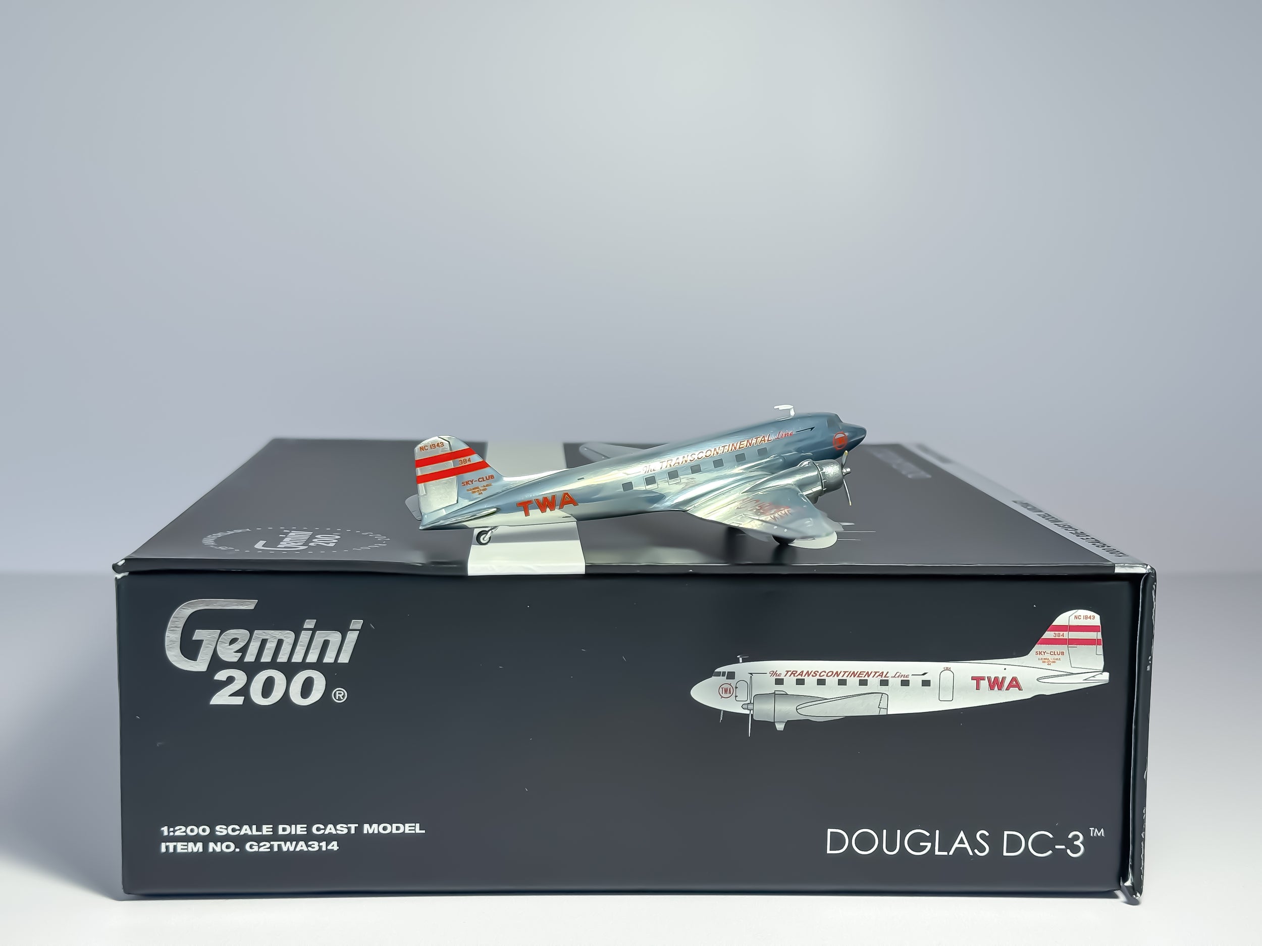 Trans World Airlines (TWA) Douglas DC-3 1:200 Gemini Jets NC1943 (G2TWA314)