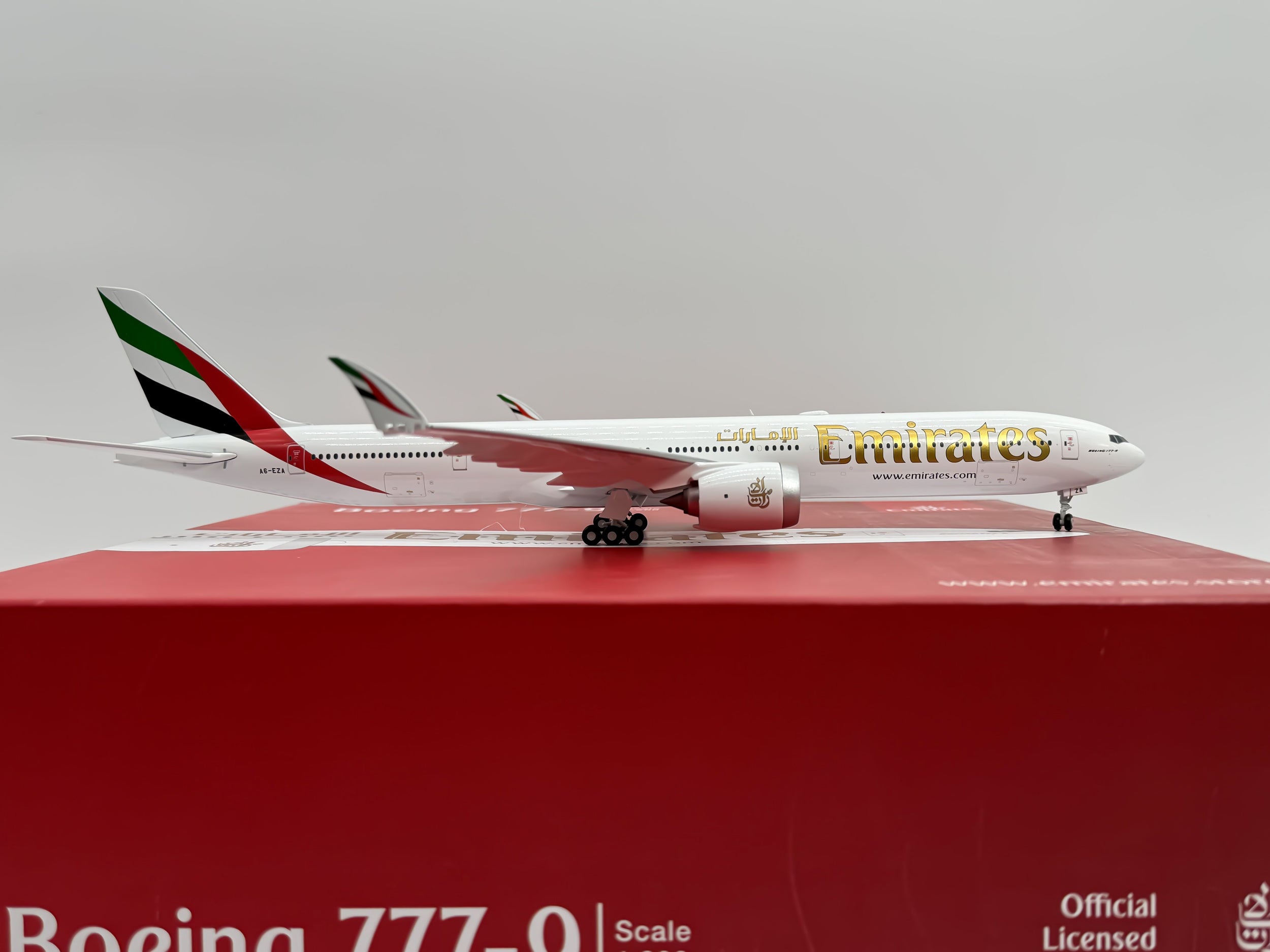 Emirates Boeing 777-9 1:200 Gemini Jets A6-EZA (G2UAE1189)