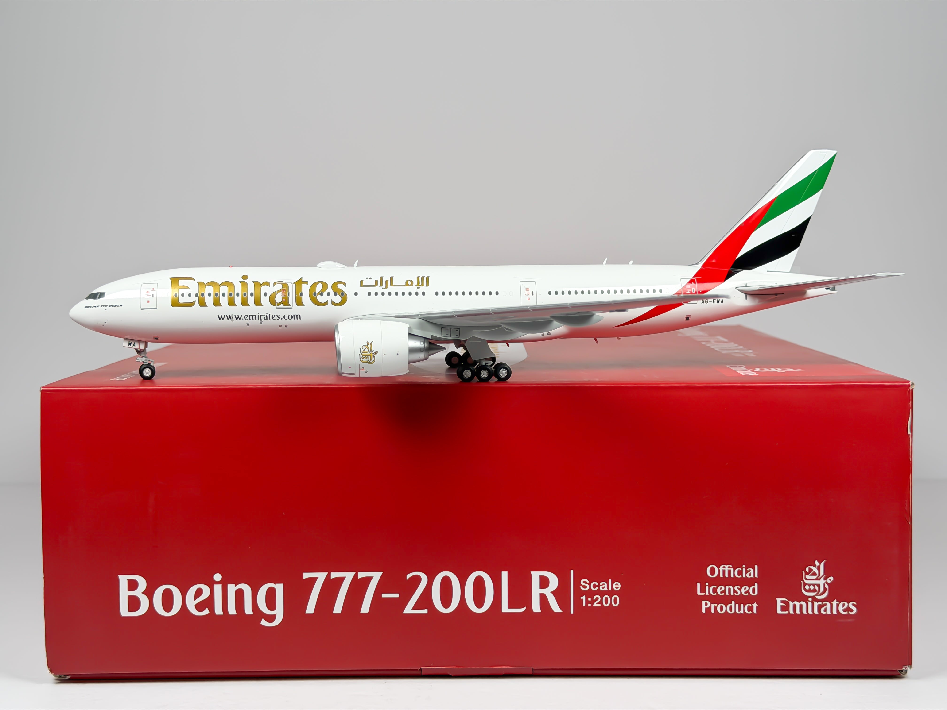 Emirates Boeing 777-200LR 1:200 Gemini Jets A6-EWA (G2UAE412)