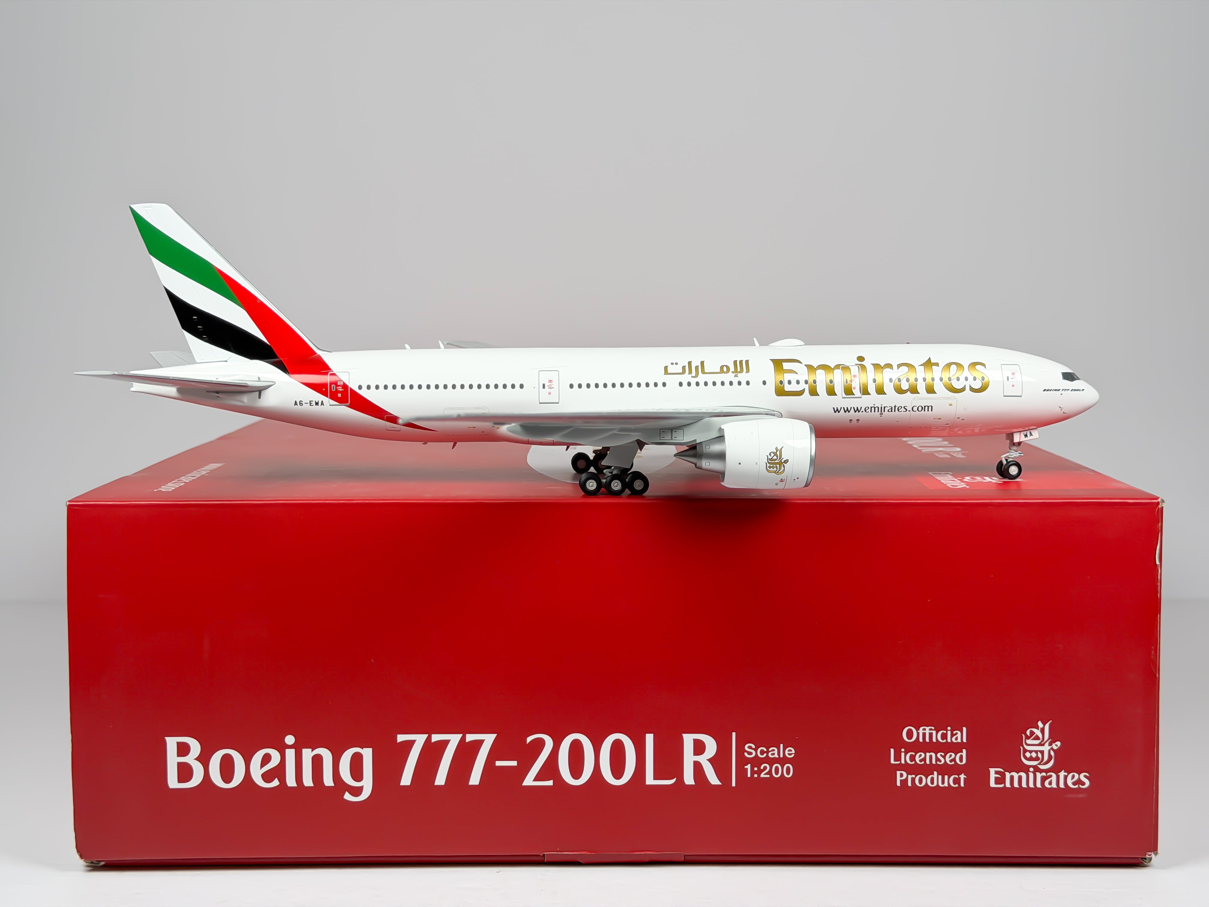 Emirates Boeing 777-200LR 1:200 Gemini Jets A6-EWA (G2UAE412)