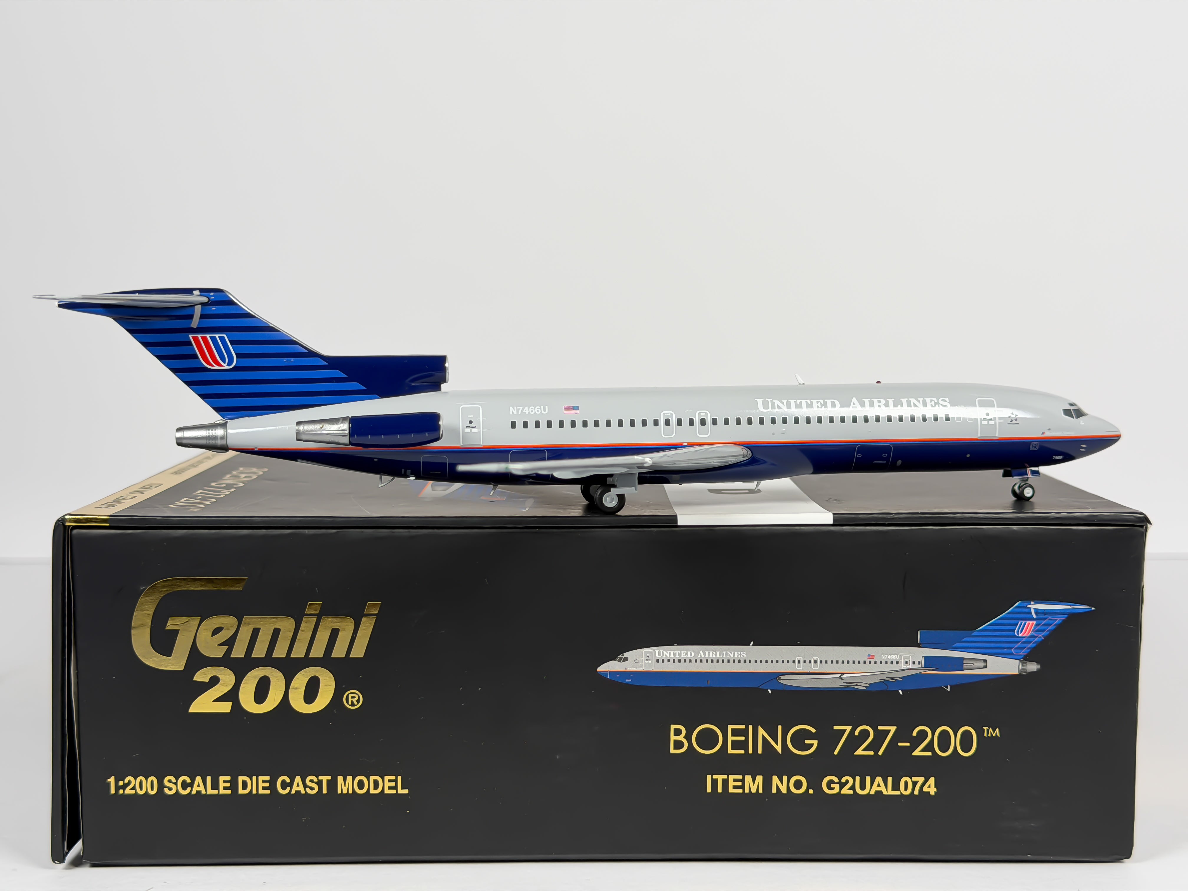 United Airlines Boeing 727-200 1:200 Gemini Jets N7466U (G2UAL074)