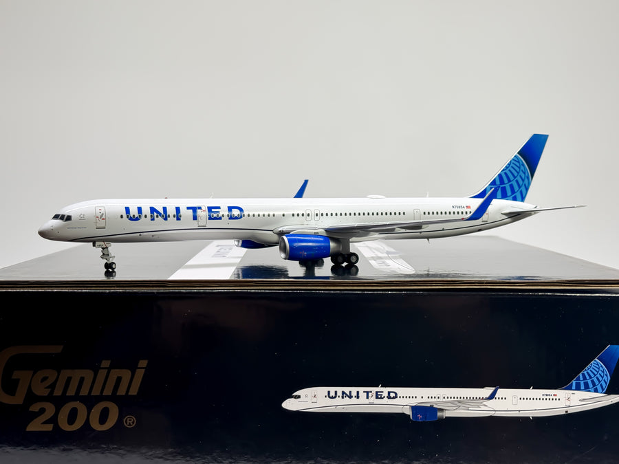 United Airlines Boeing 757-300 1:200 Gemini Jets N75854 (G2UAL1101)