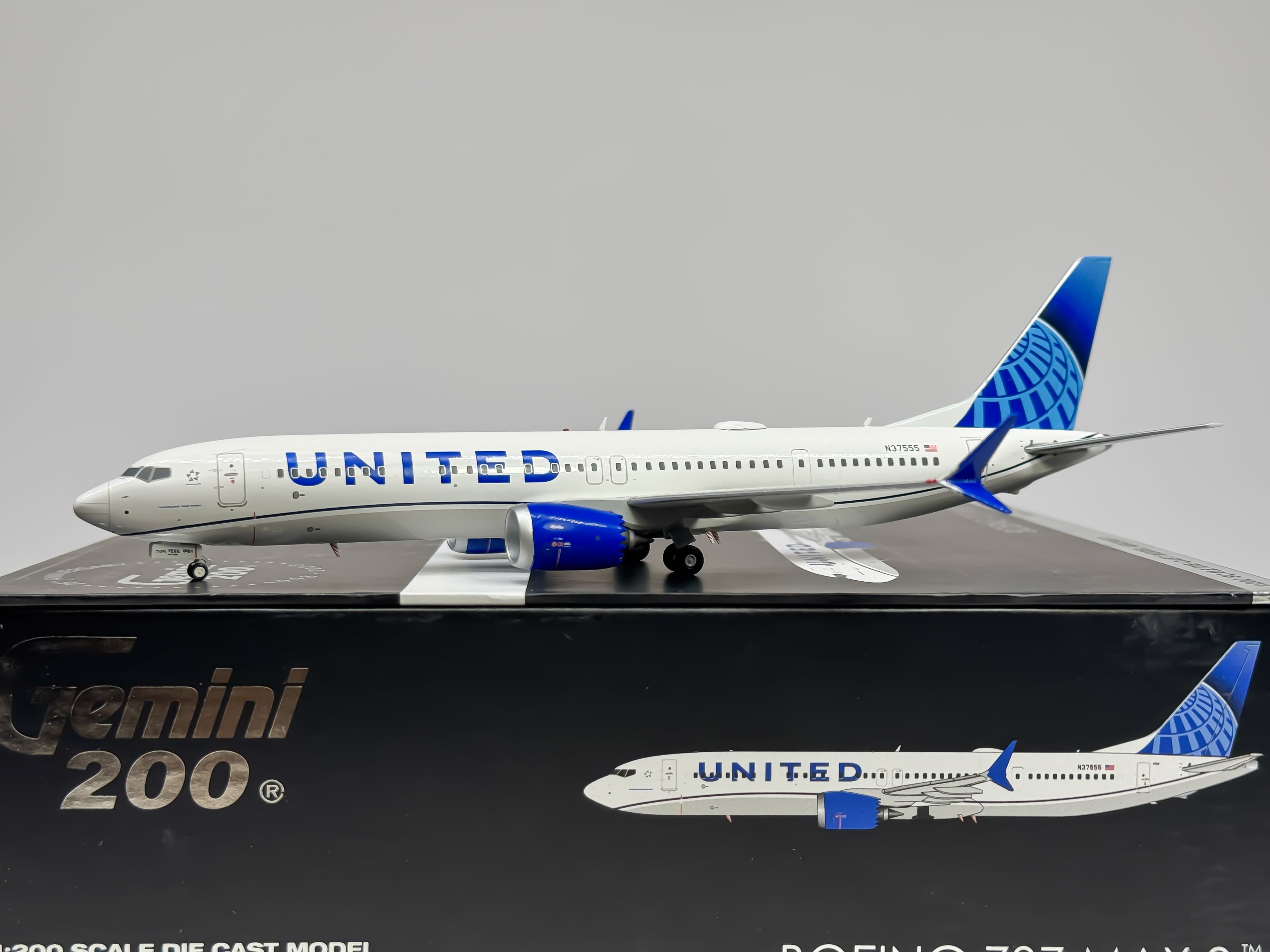 United Airlines Boeing 737 MAX 9 1:200 Gemini Jets N37555 (G2UAL1256)