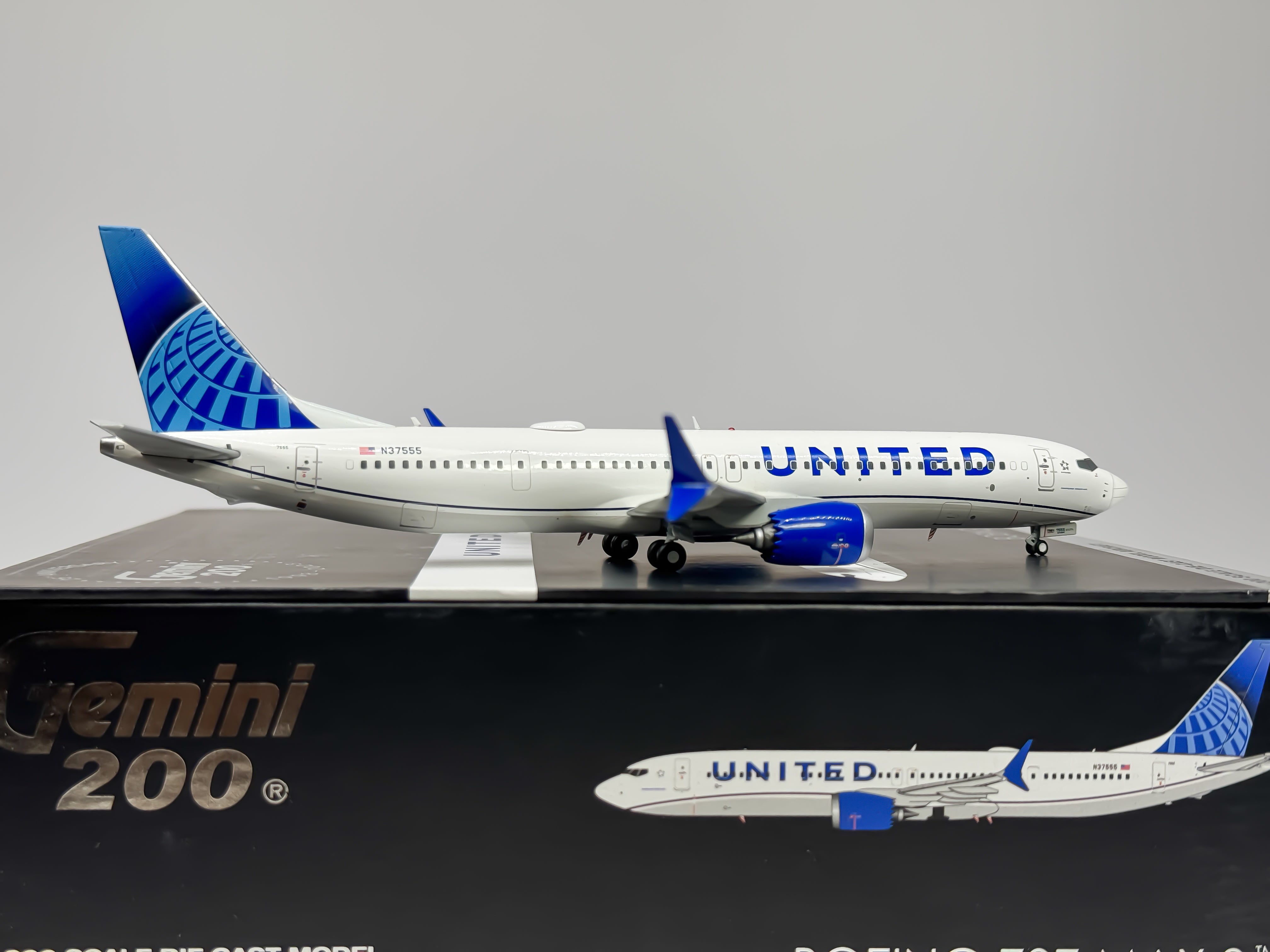 United Airlines Boeing 737 MAX 9 1:200 Gemini Jets N37555 (G2UAL1256)