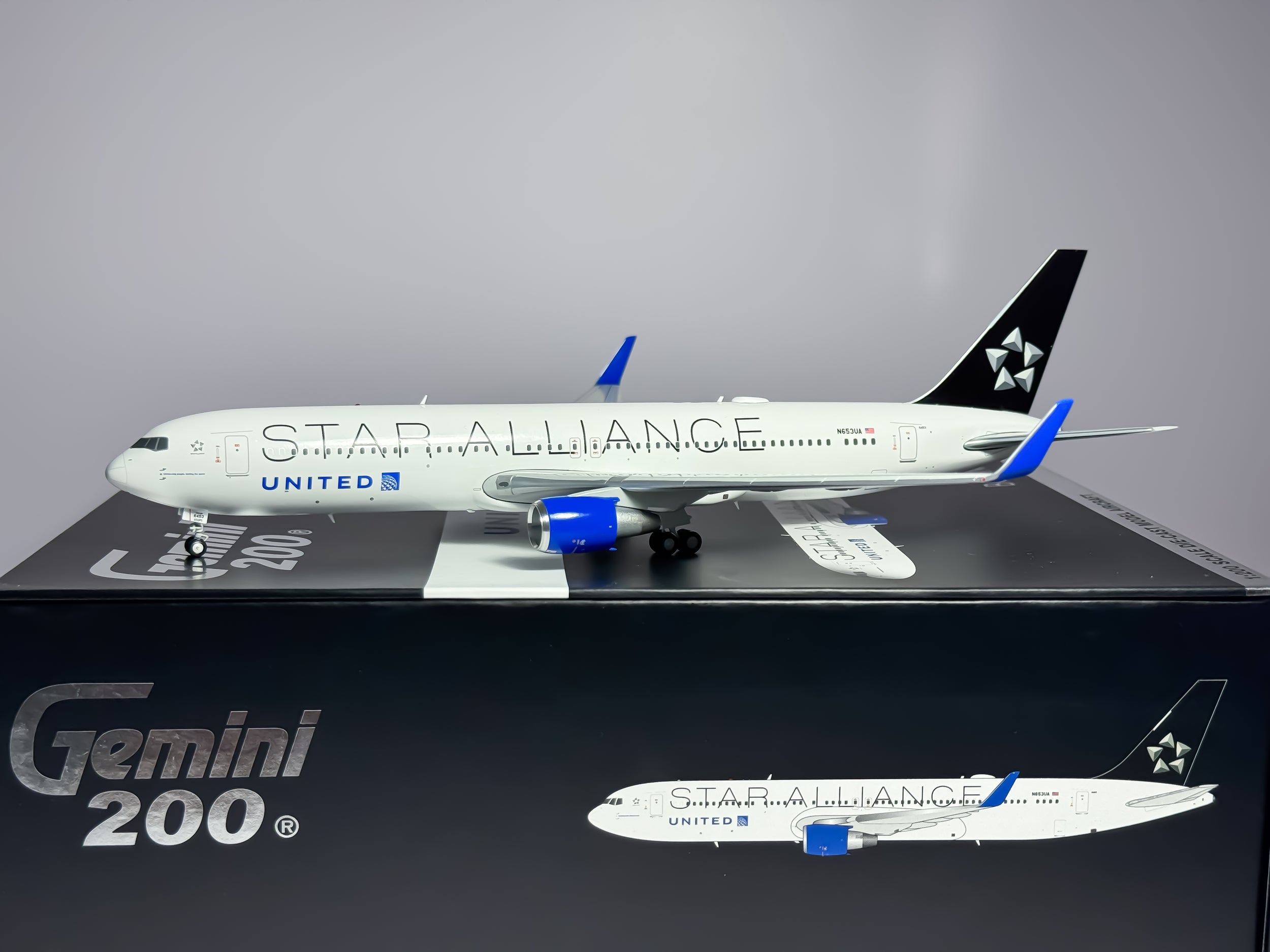 United Airlines Boeing 767-300ER 1:200 Gemini Jets N653UA (G2UAL1379)