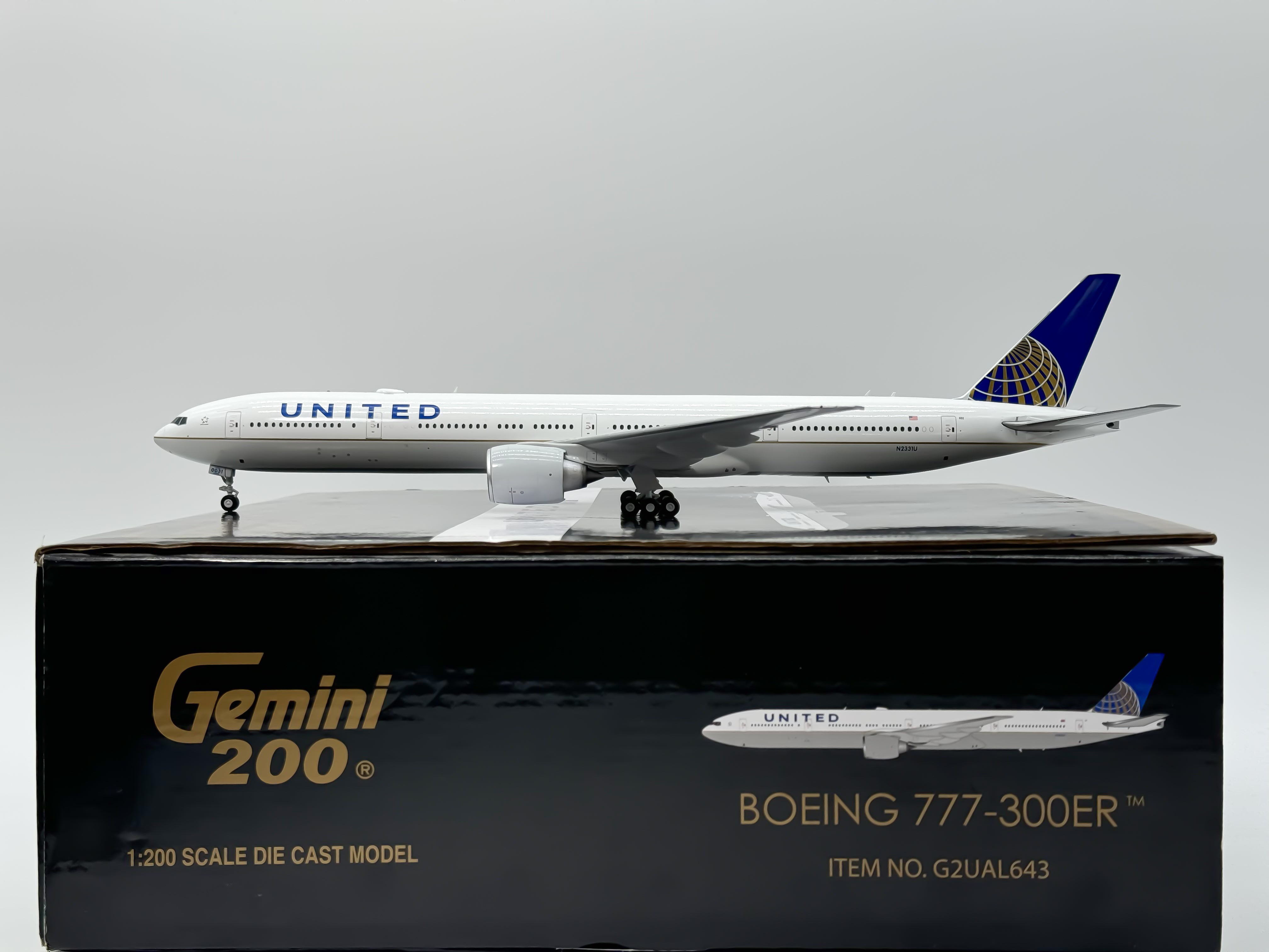 United Airlines Boeing 777-300ER 1:200 Gemini Jets N2331U (G2UAL643)