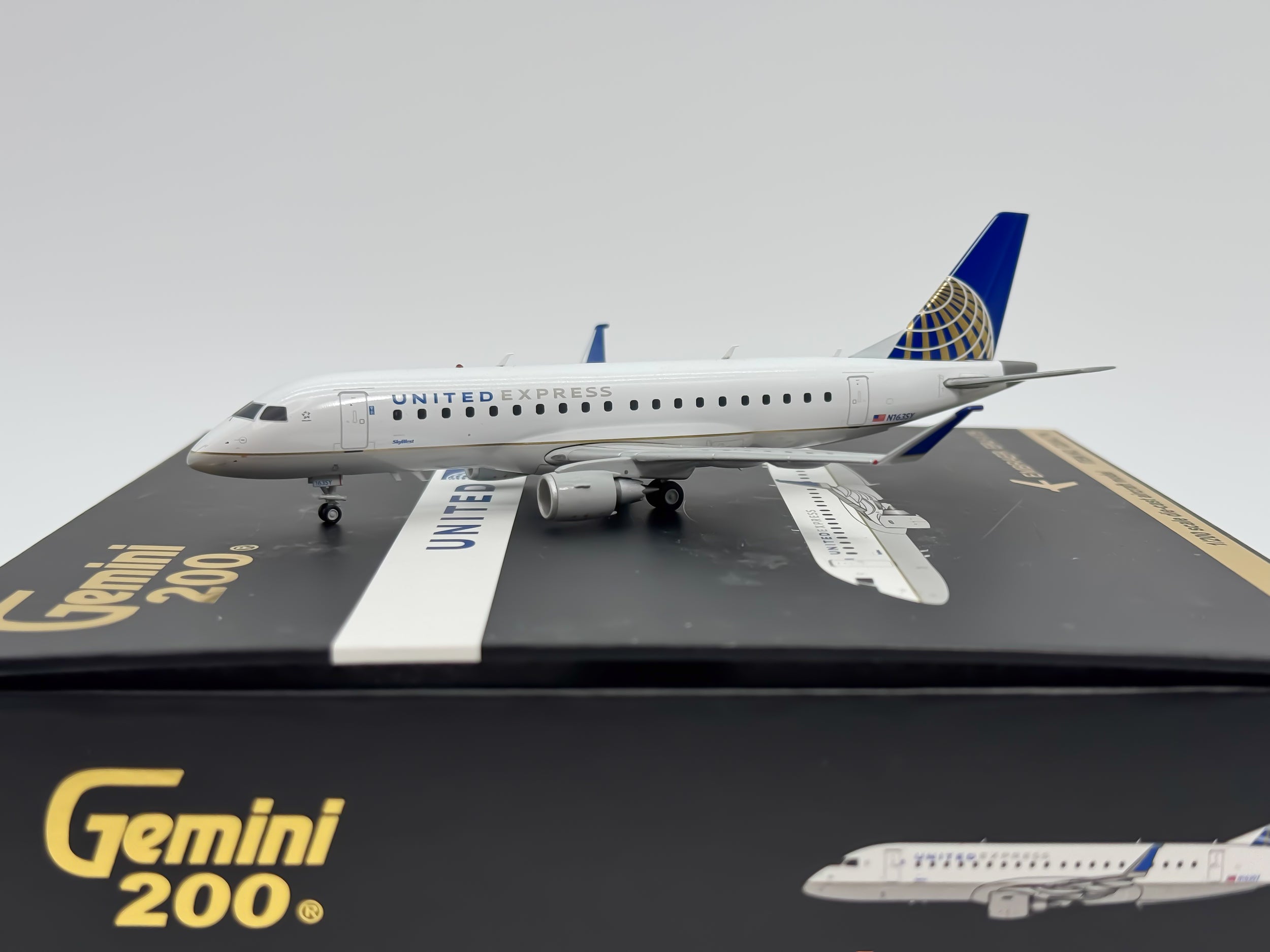 United Express Embraer E175 1:200 Gemini Jets N163SY (G2UAL716)