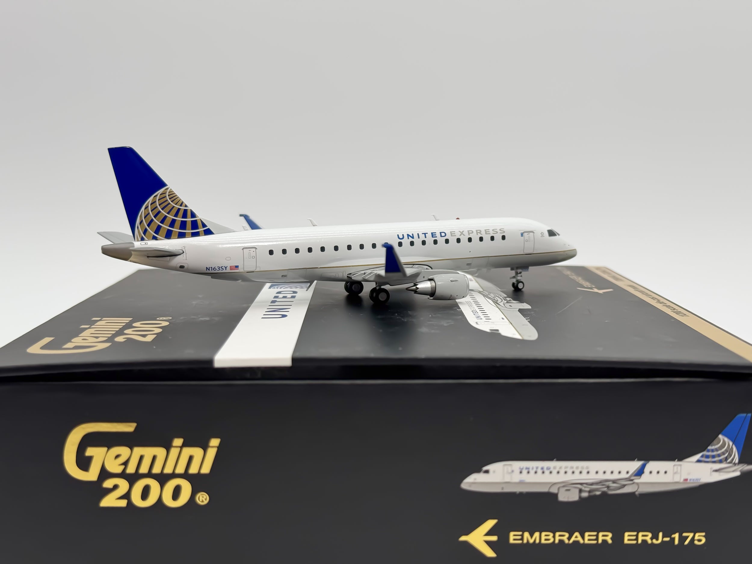 United Express Embraer E175 1:200 Gemini Jets N163SY (G2UAL716)