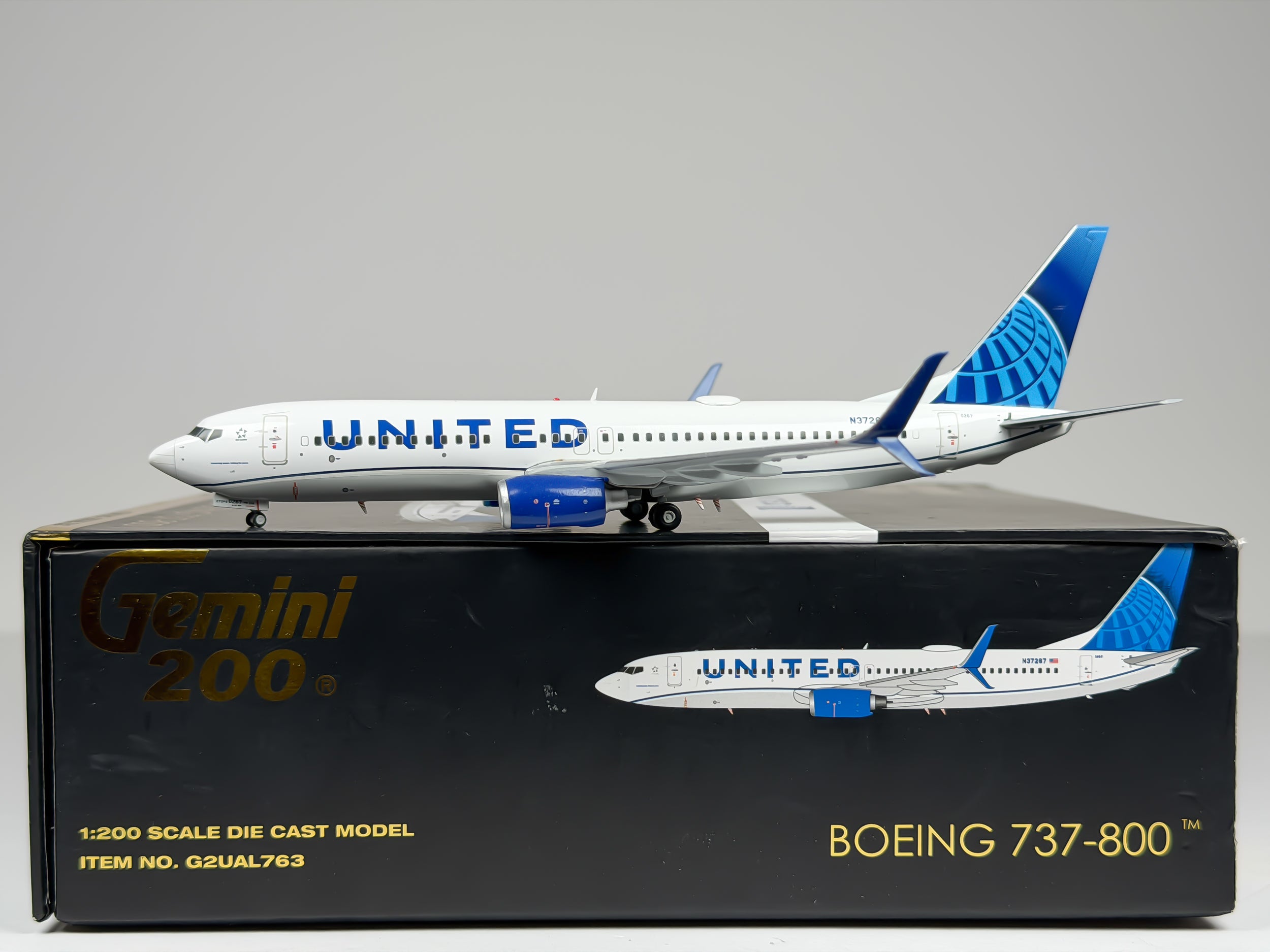 United Airlines Boeing 737-800 1:200 Gemini Jets N37267 (G2UAL763)