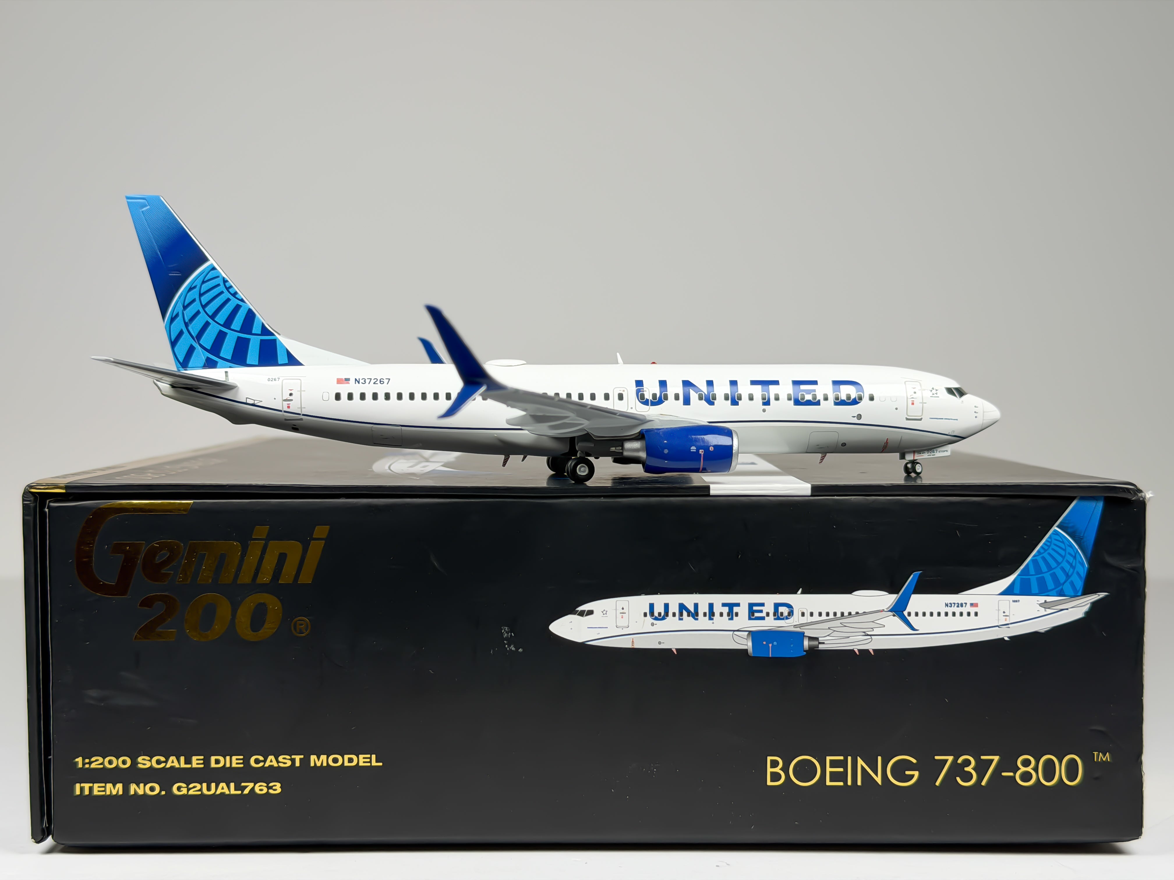 United Airlines Boeing 737-800 1:200 Gemini Jets N37267 (G2UAL763)