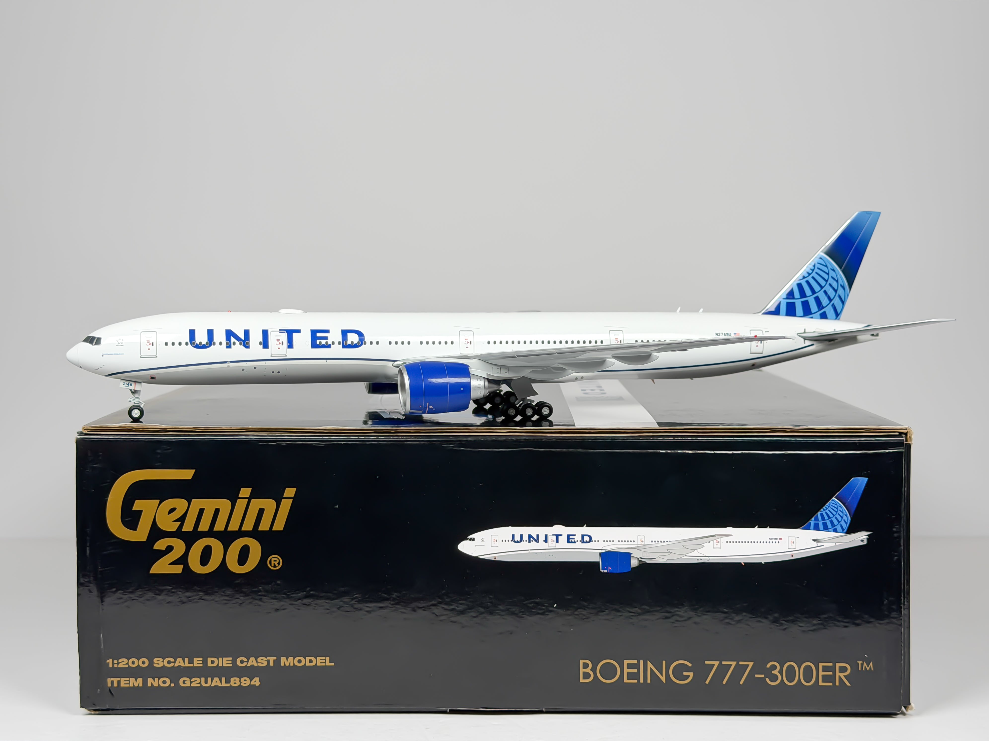 United Airlines Boeing 777-300ER 1:200 Gemini Jets N2749U (G2UAL894)