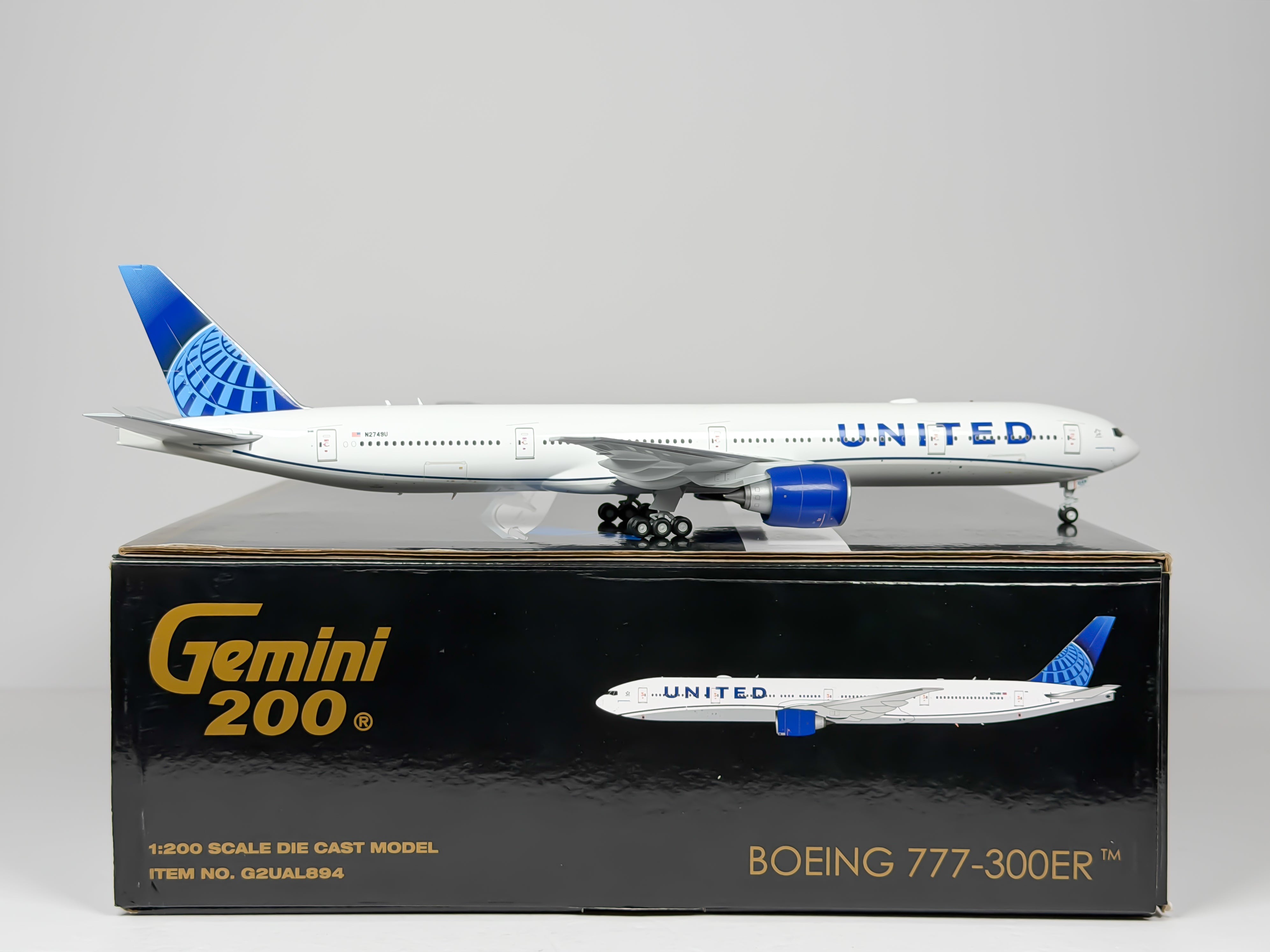 United Airlines Boeing 777-300ER 1:200 Gemini Jets N2749U (G2UAL894)