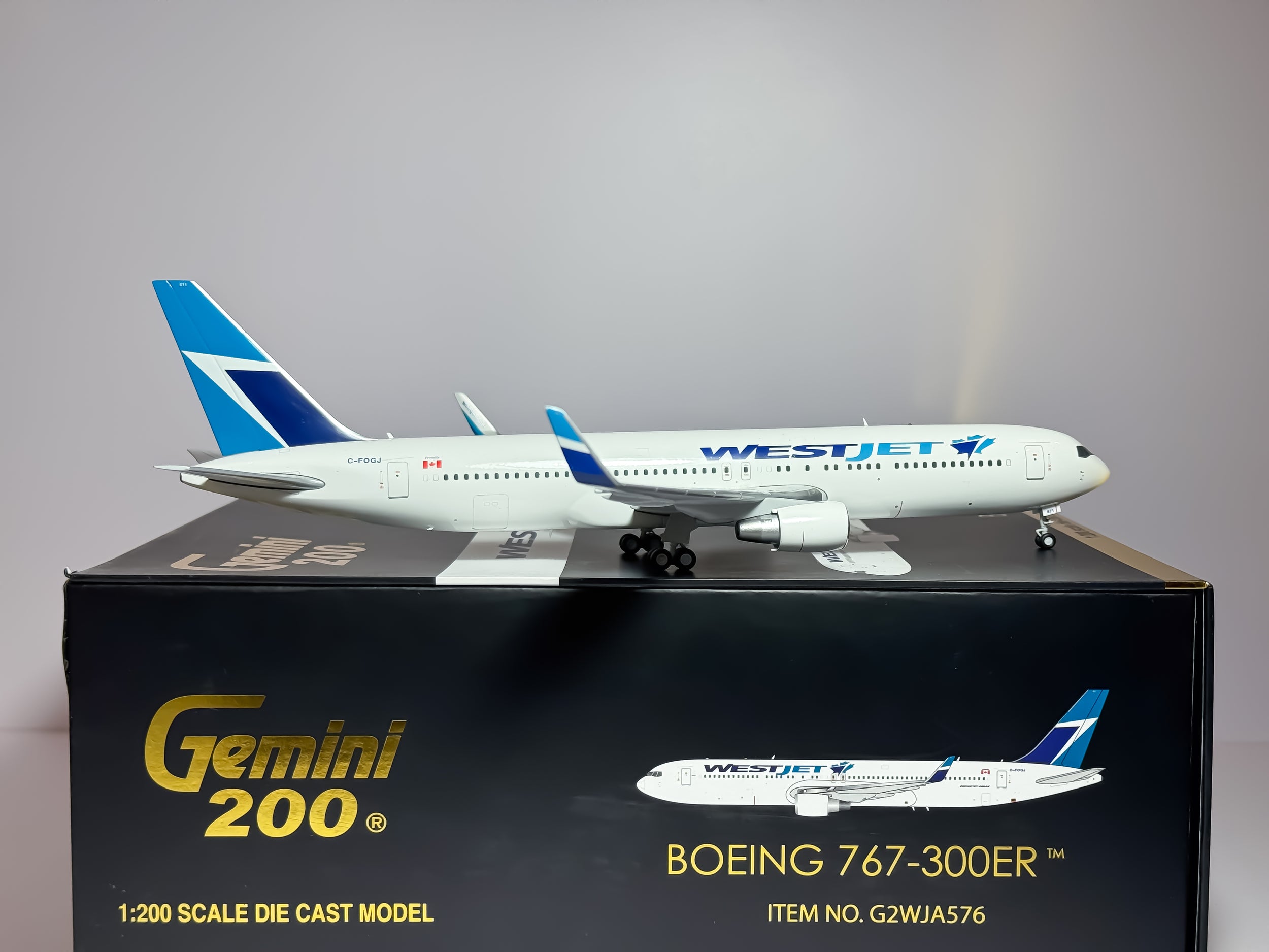 WestJet Boeing 767-300ER 1:200 Gemini Jets C-FOGJ (G2WJA576)
