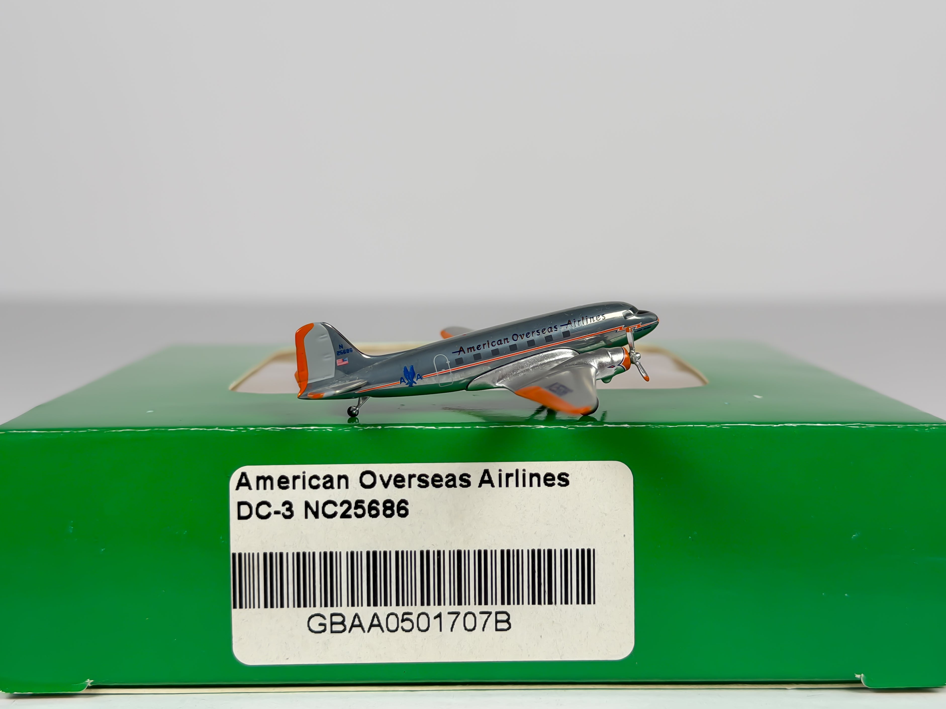 American Overseas Airlines Douglas DC-3 1:400 Aeroclassics N25686 (GBAA0501707B)