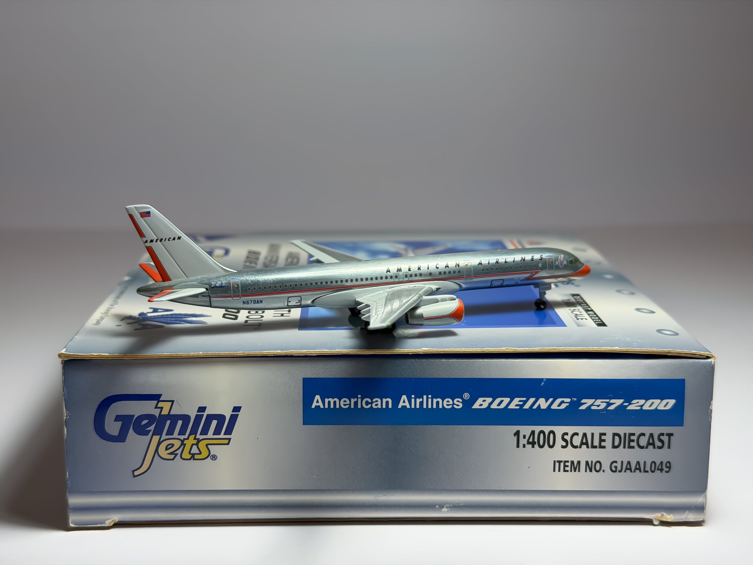 American Airlines Boeing 757-200 1:400 Gemini Jets N679AN (GJAAL049)
