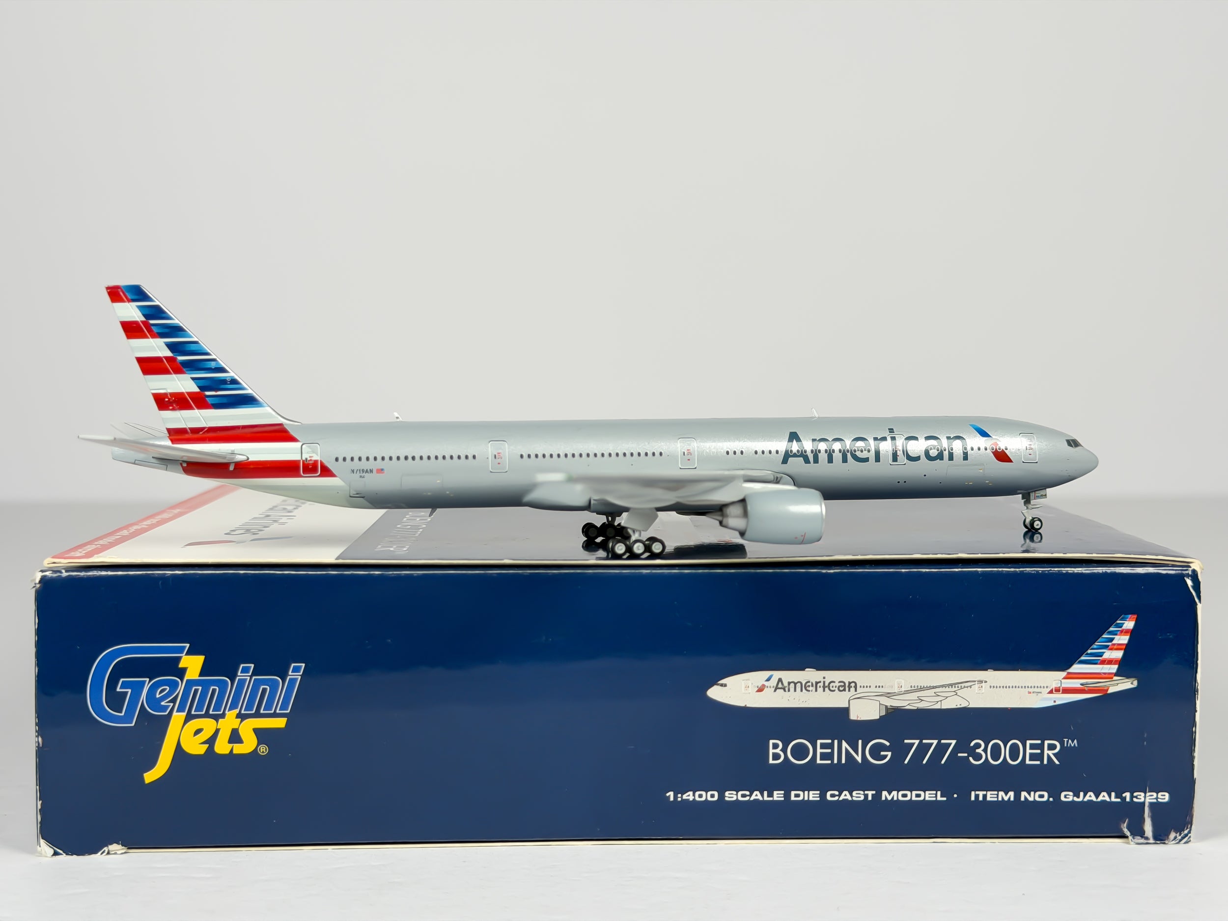 American Airlines Boeing 777-300ER 1:400 Gemini Jets N719AN (GJAAL1329)