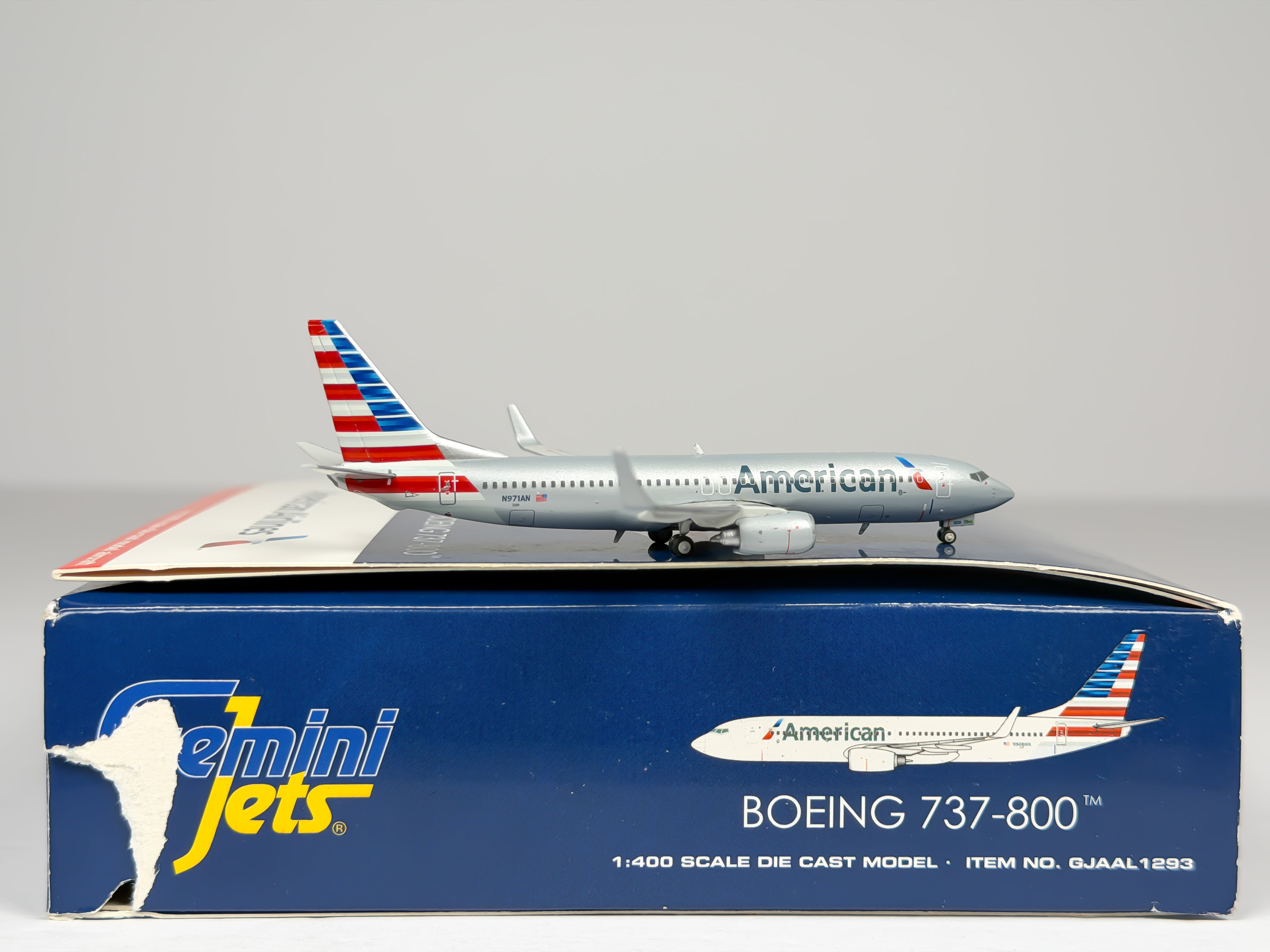 American Airlines Boeing 737-800 1:400 Gemini Jets N971AN (GJAAL1361)