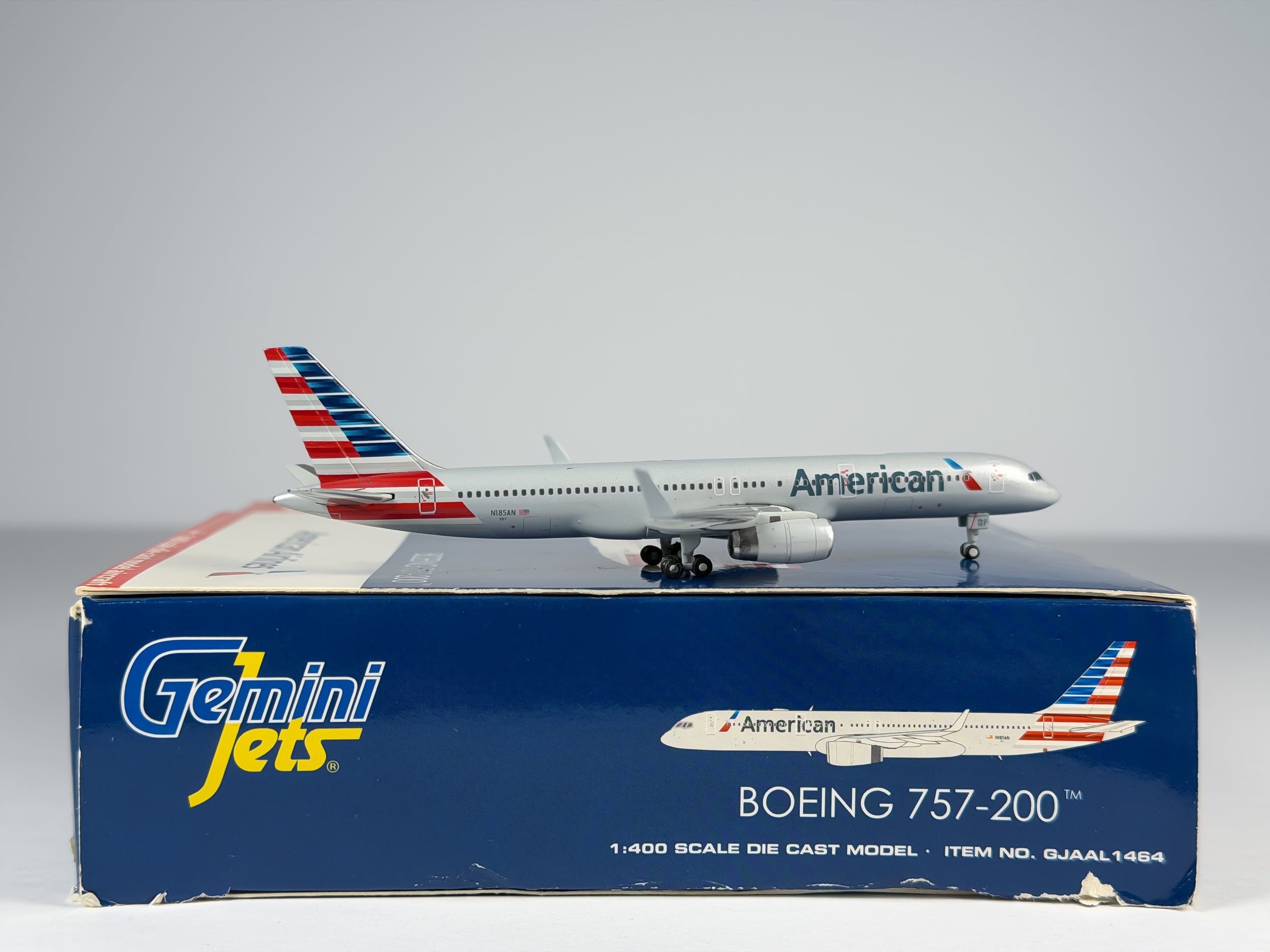 American Airlines Boeing 757-200 1:400 Gemini Jets N185AN (GJAAL1464)