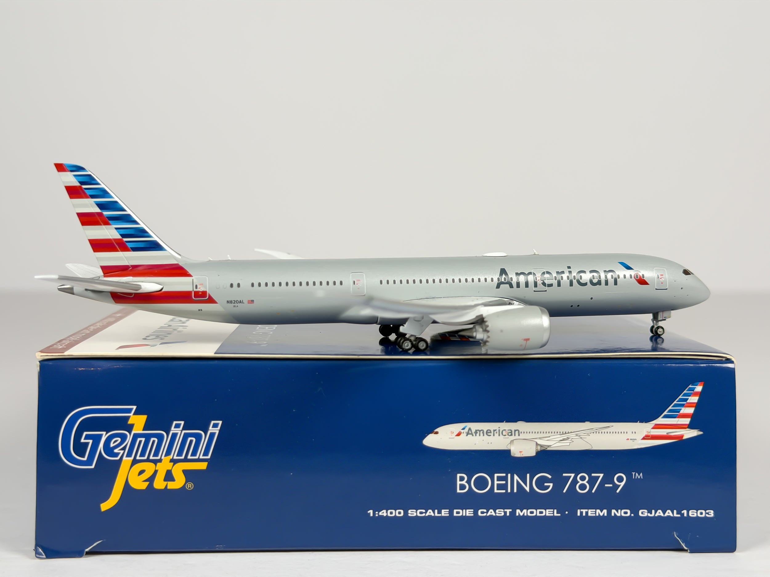 American Airlines Boeing 787-9 1:400 Gemini Jets N820AL (GJAAL1603)