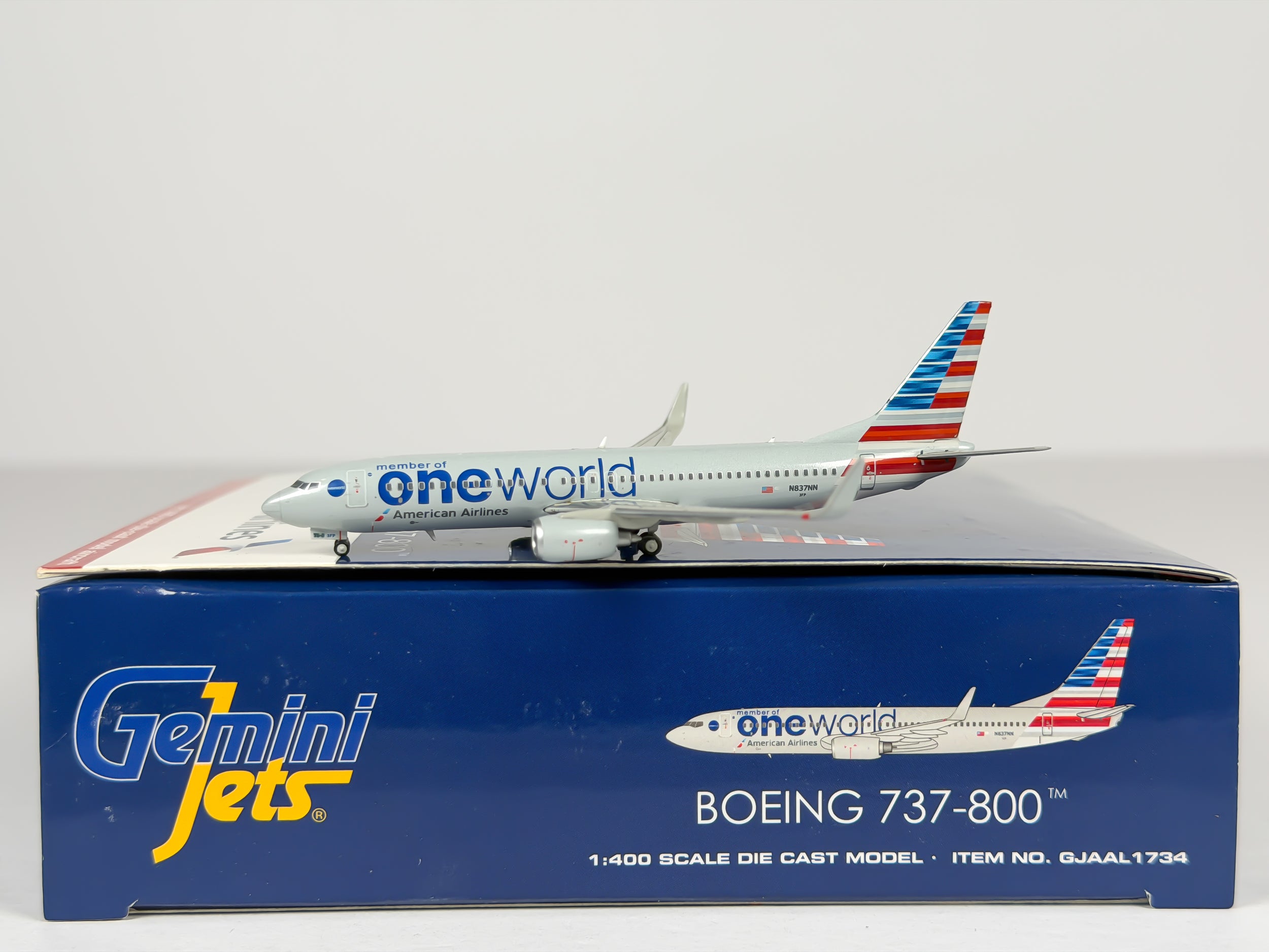 American Airlines Boeing 737-800 1:400 Gemini Jets N837NN (GJAAL1734)