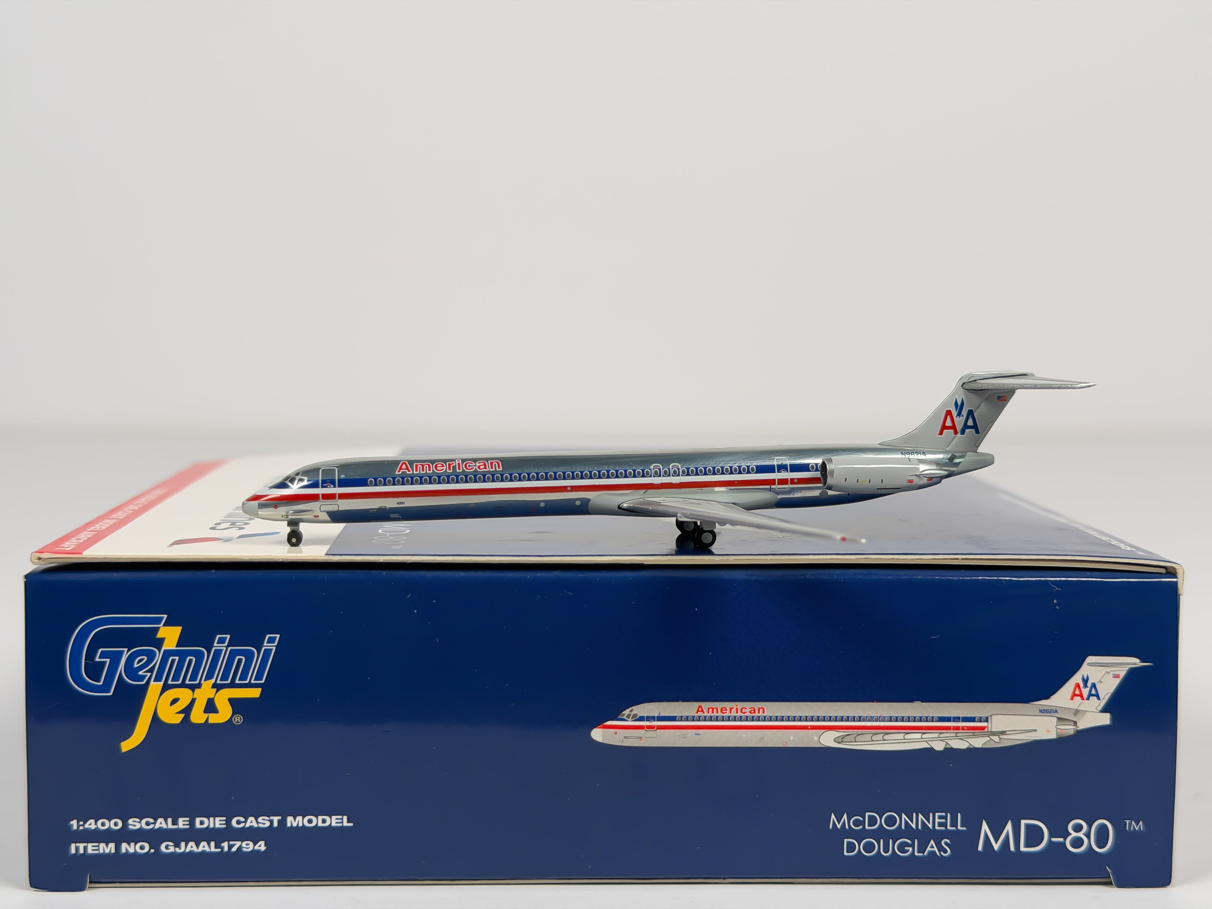 American Airlines McDonnell Douglas MD-82 1:400 Gemini Jets N9621A (GJAAL1794)