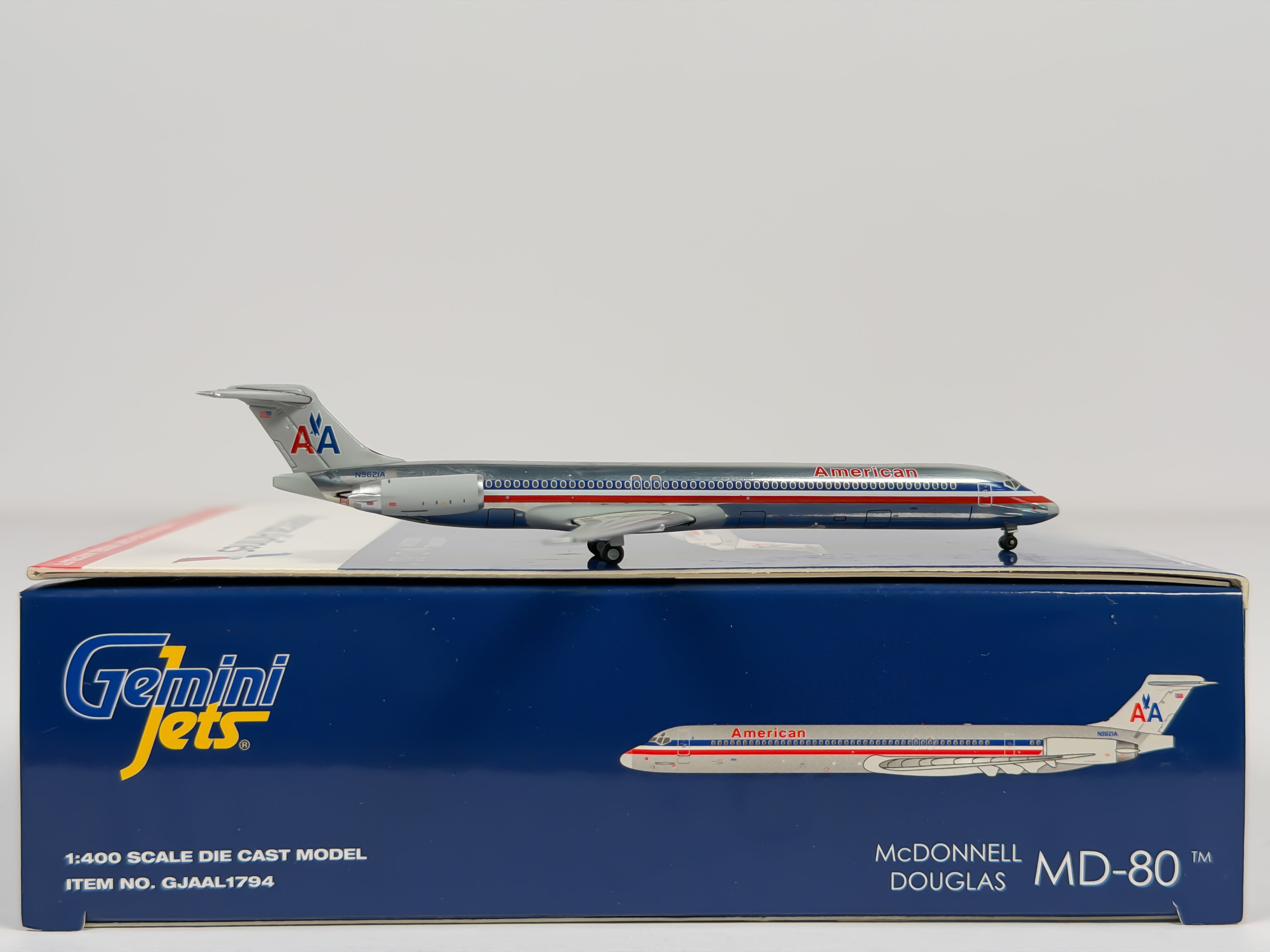American Airlines McDonnell Douglas MD-82 1:400 Gemini Jets N9621A (GJAAL1794)