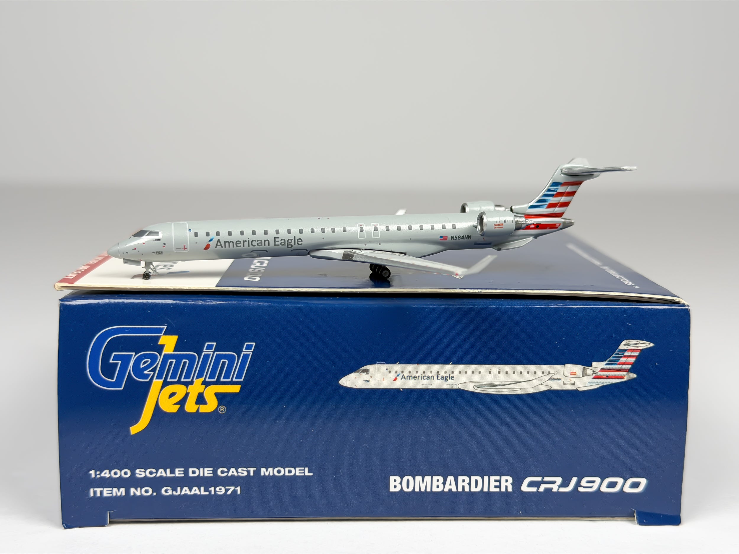 American Eagle Bombardier CRJ900 1:400 Gemini Jets N584NN (GJAAL1971)