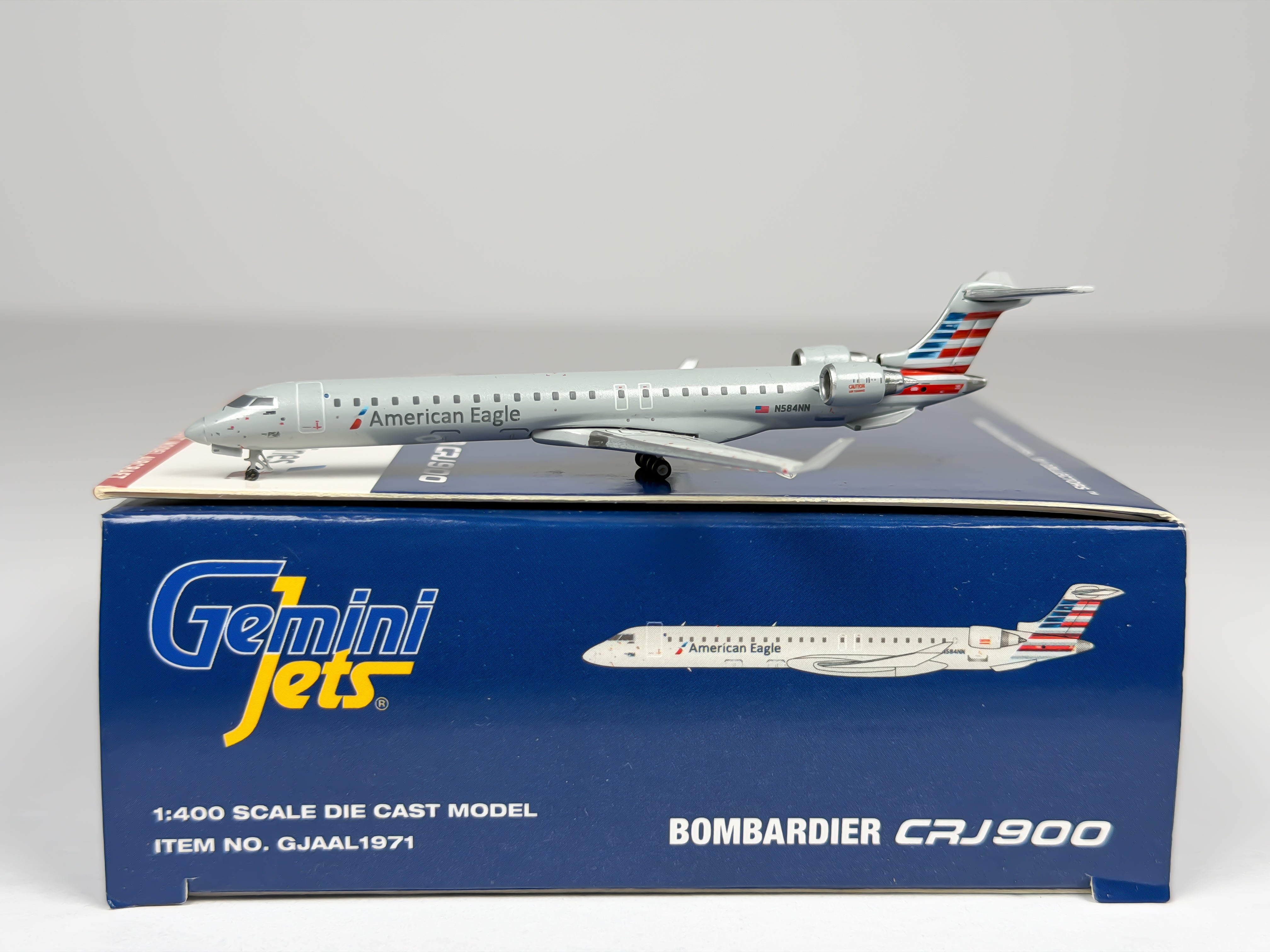 American Eagle Bombardier CRJ900 1:400 Gemini Jets N584NN (GJAAL1971)