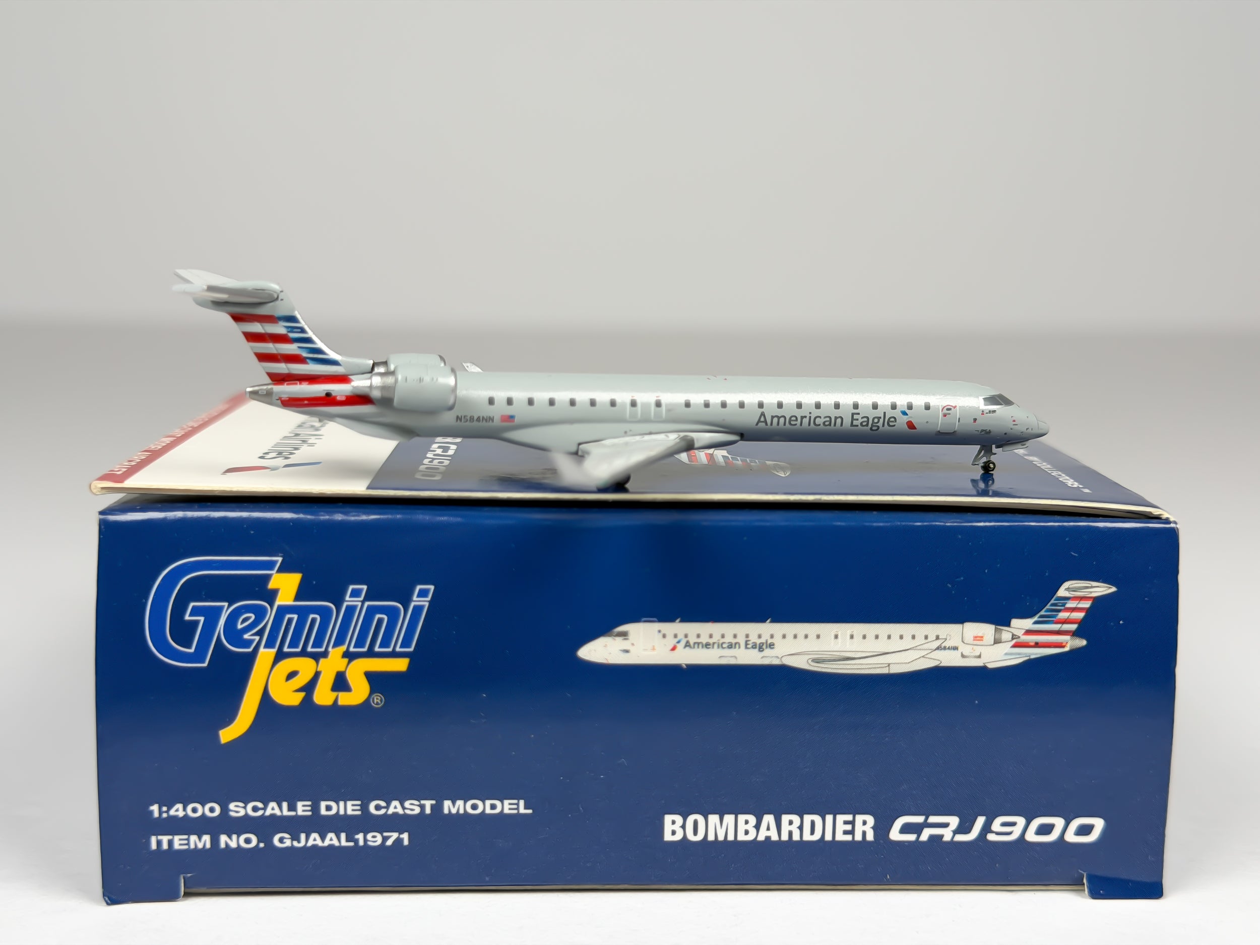 American Eagle Bombardier CRJ900 1:400 Gemini Jets N584NN (GJAAL1971)