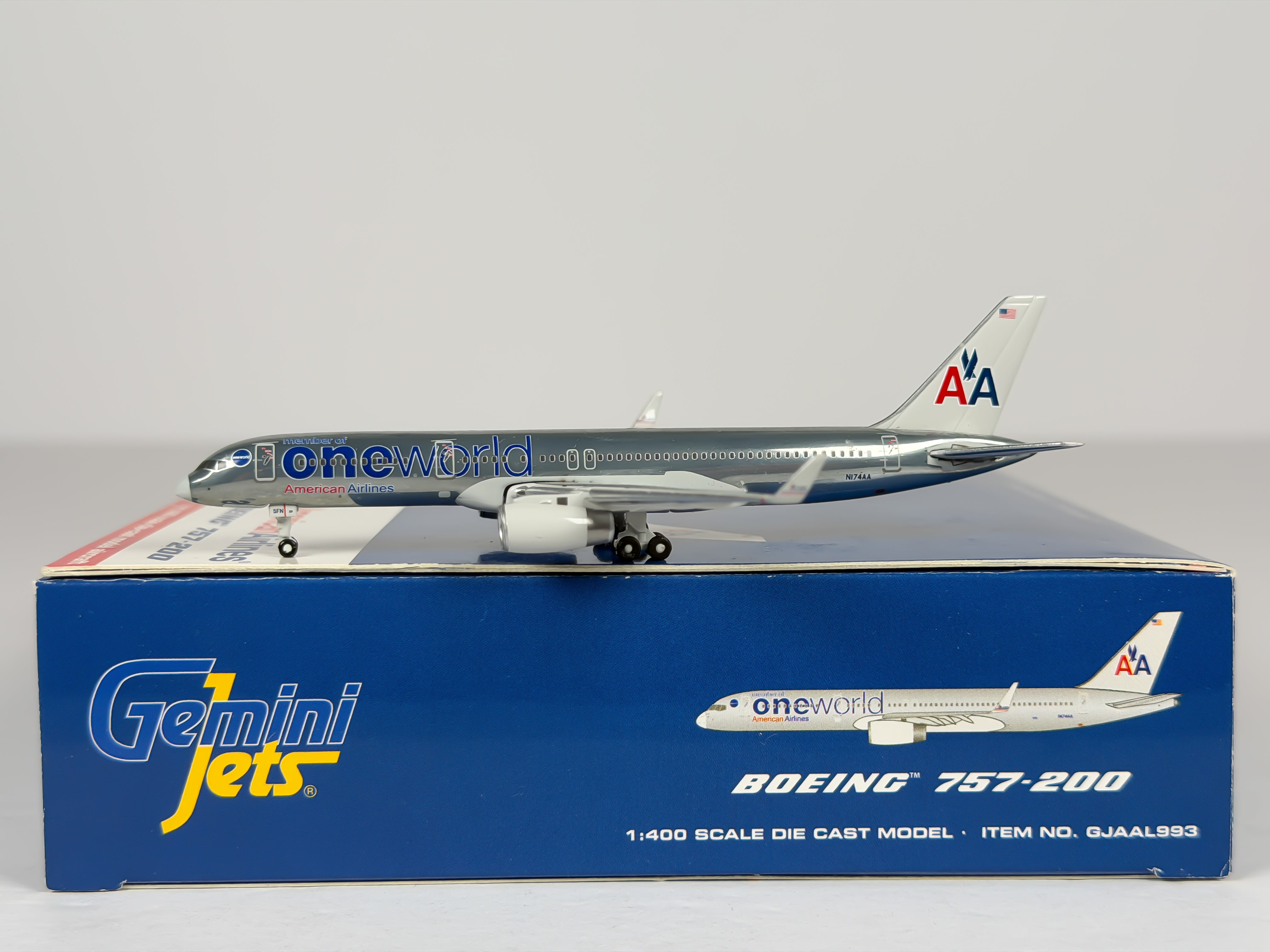 American Airlines Boeing 757-200 1:400 Gemini Jets N174AA (GJAAL993)