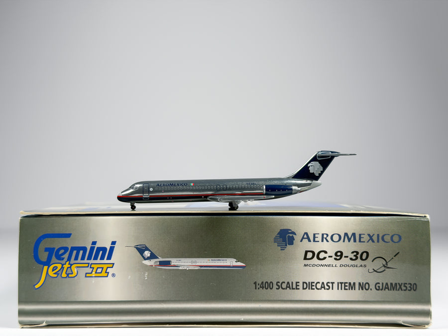 AeroMexico Douglas DC-9-30 1:400 Gemini Jets XA-DEL (GJAMX530)