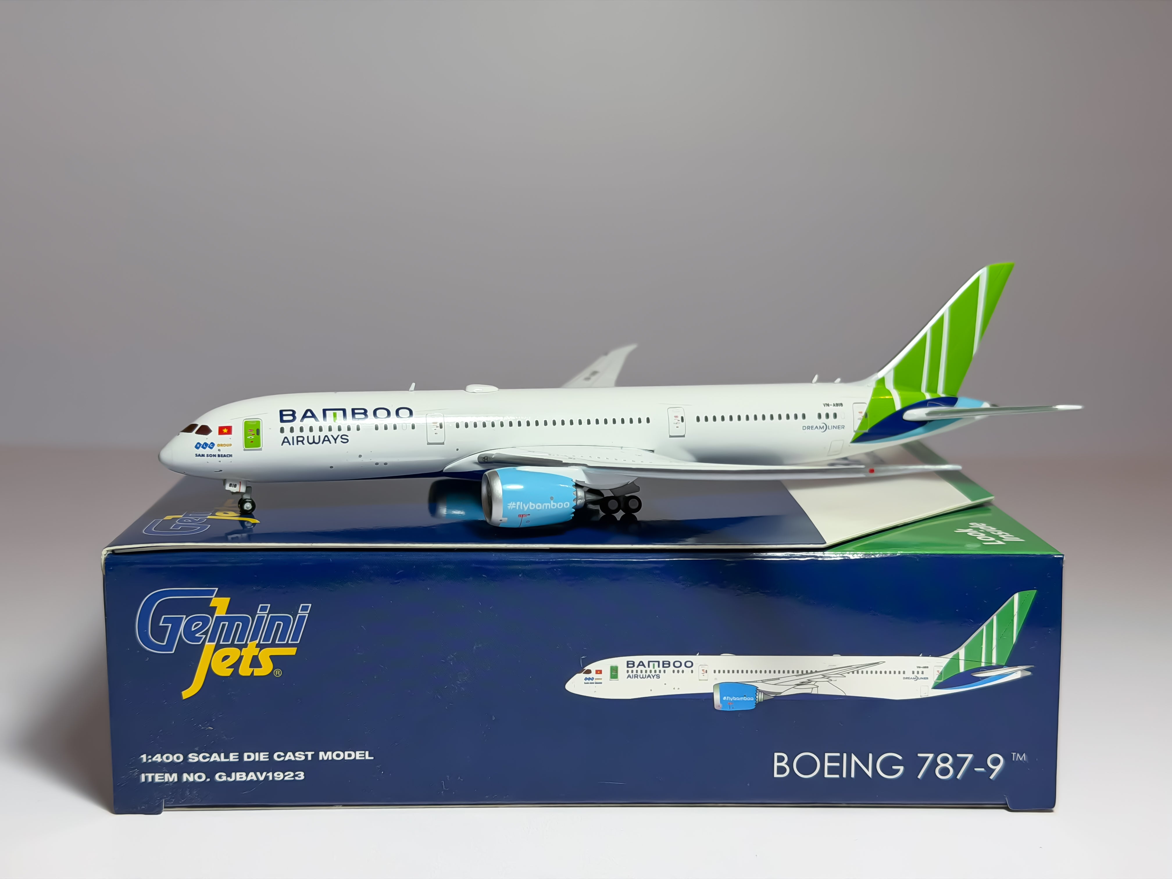 Bamboo Airways Boeing 787-9 1:400 Gemini Jets VN-A818 (GJBAV1923)