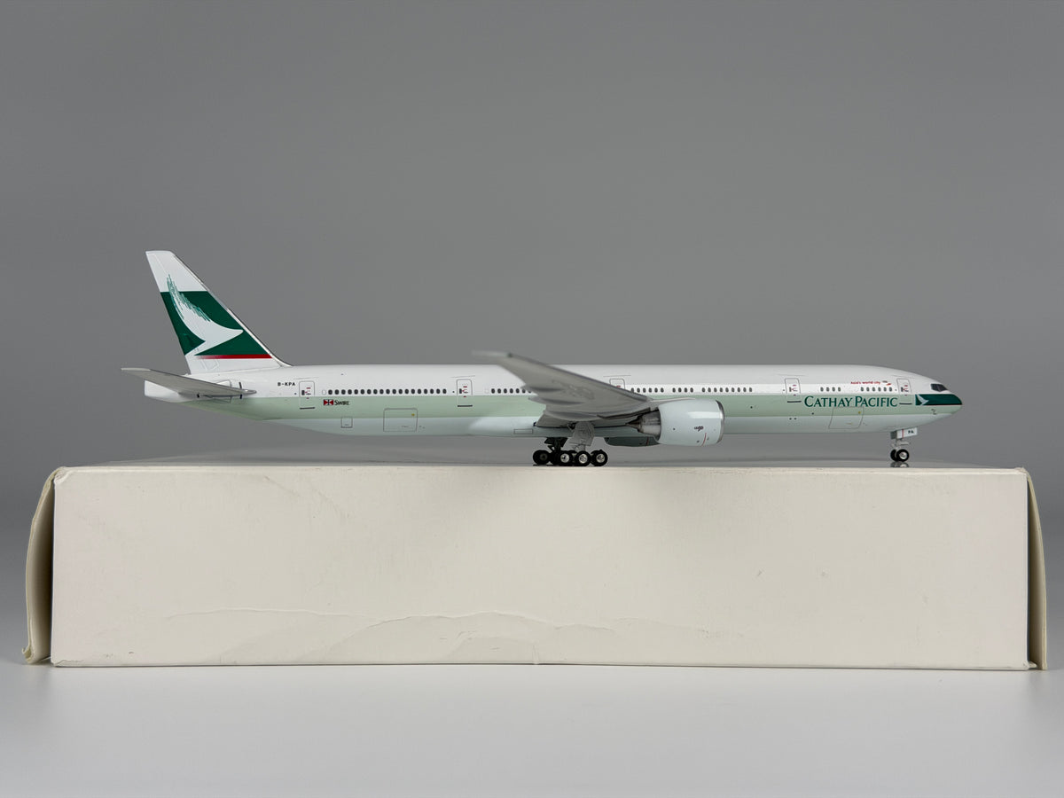 Cathay Pacific Boeing 777-300ER 1:400 Gemini Jets B-KPA (GJBKPA)