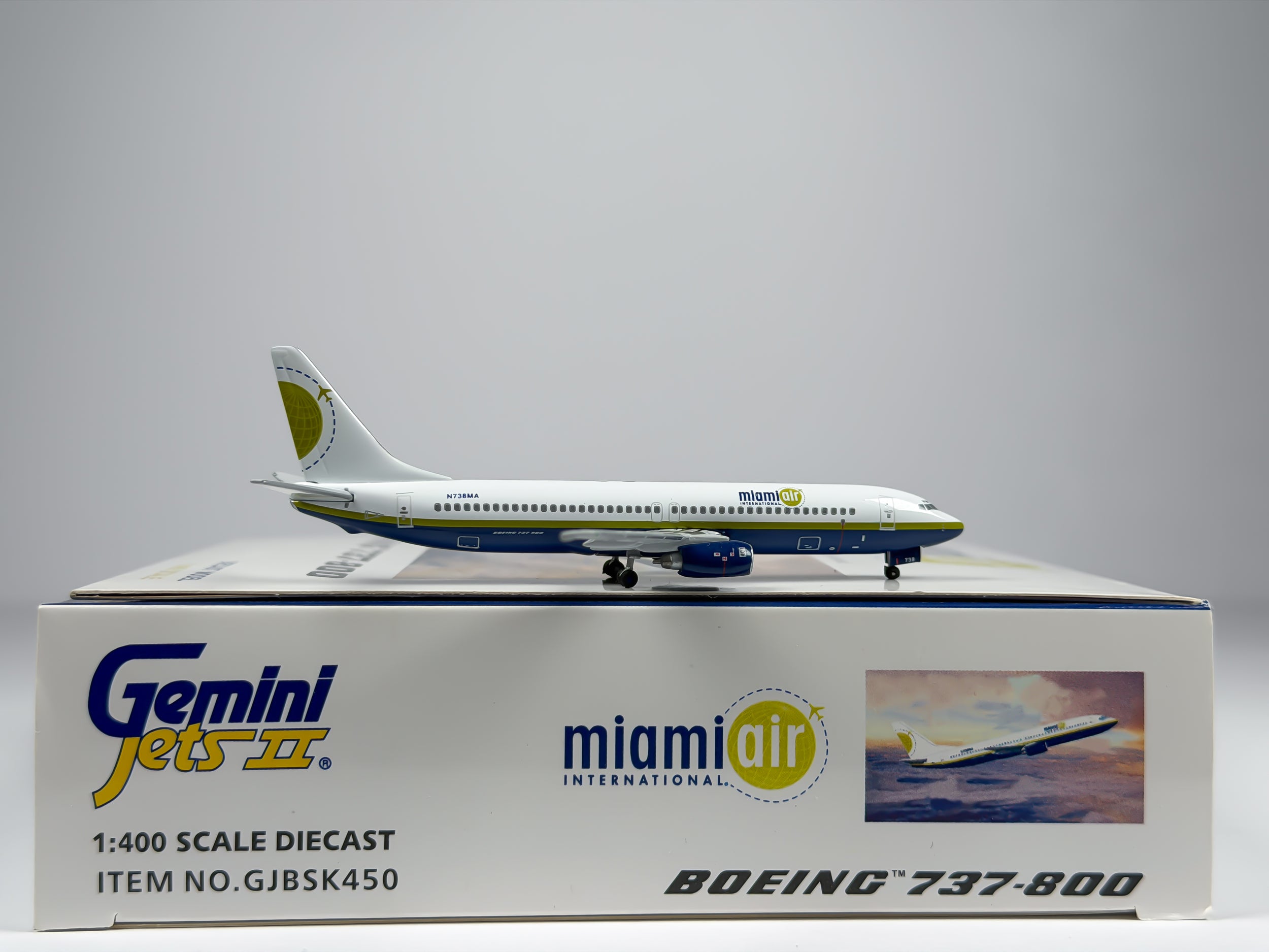 Miami Air Boeing 737-800 1:400 Gemini Jets N738MA (GJBSK450)