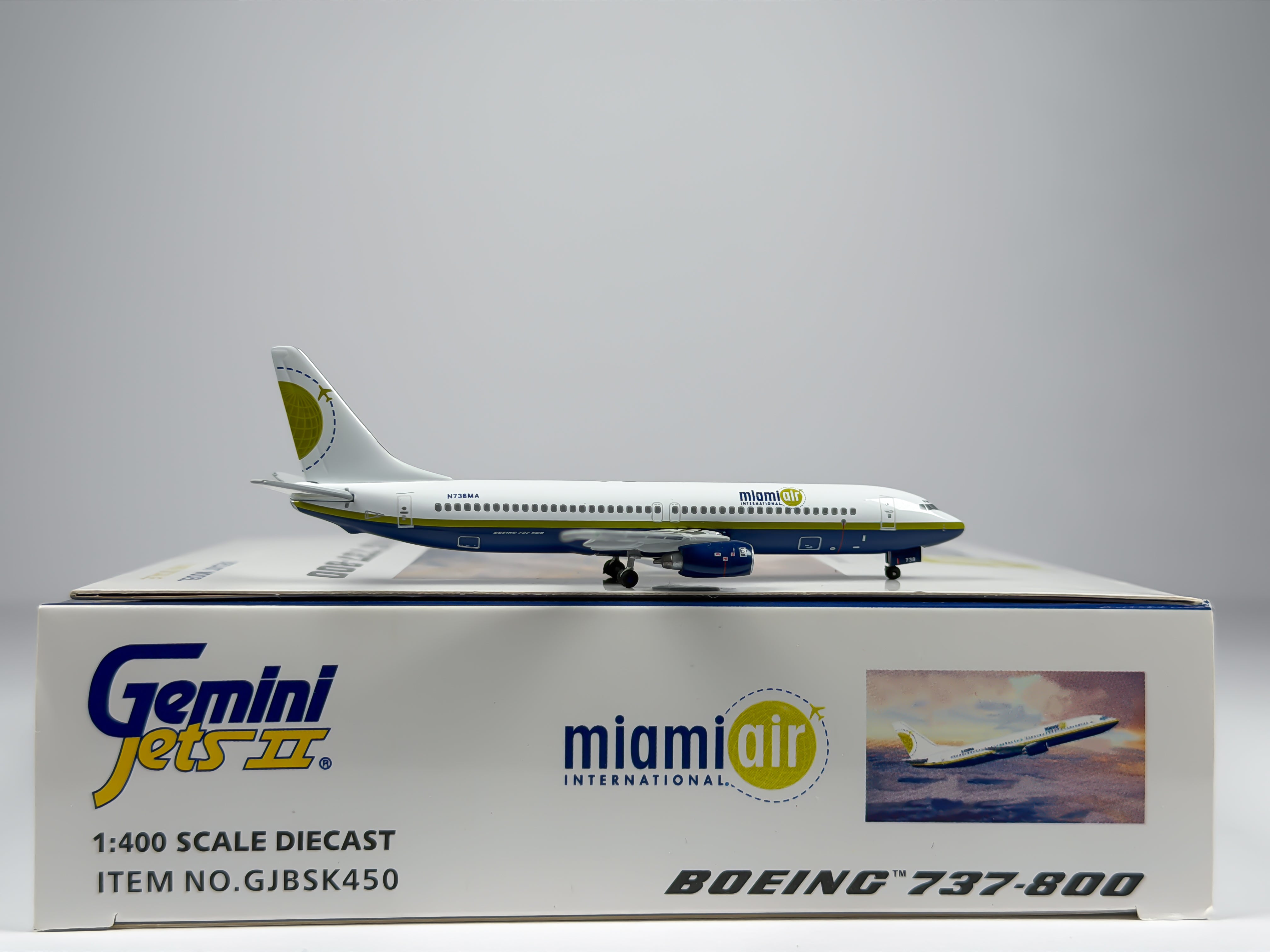Miami Air Boeing 737-800 1:400 Gemini Jets N738MA (GJBSK450)