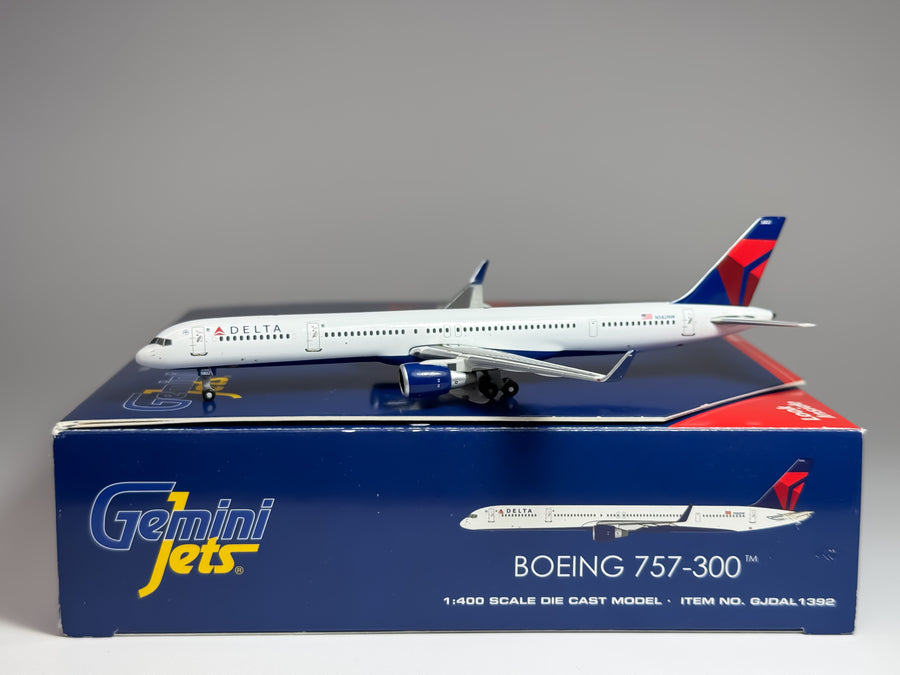 Delta Air Lines Boeing 757-300 1:400 Gemini Jets N582NW (GJDAL1392)