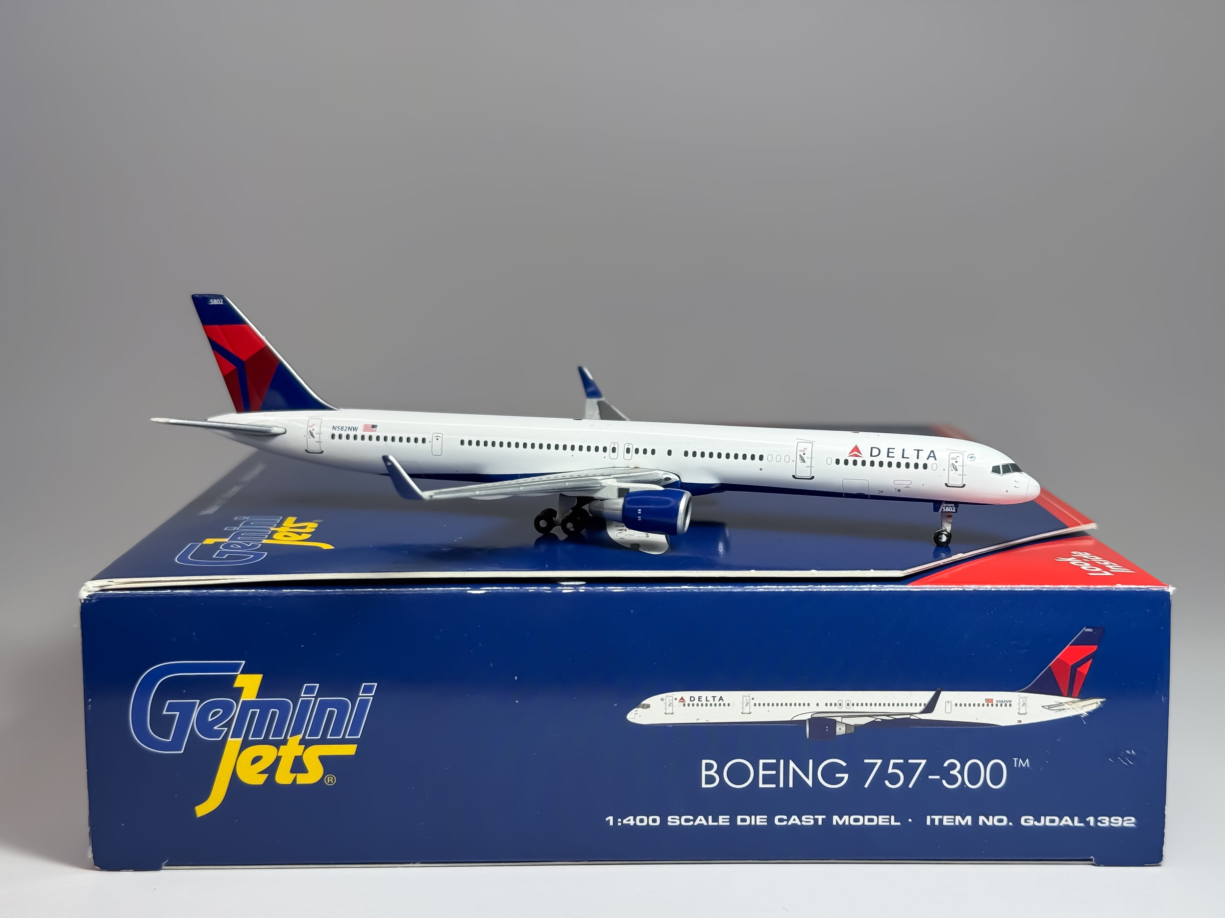 Delta Air Lines Boeing 757-300 1:400 Gemini Jets N582NW (GJDAL1392)