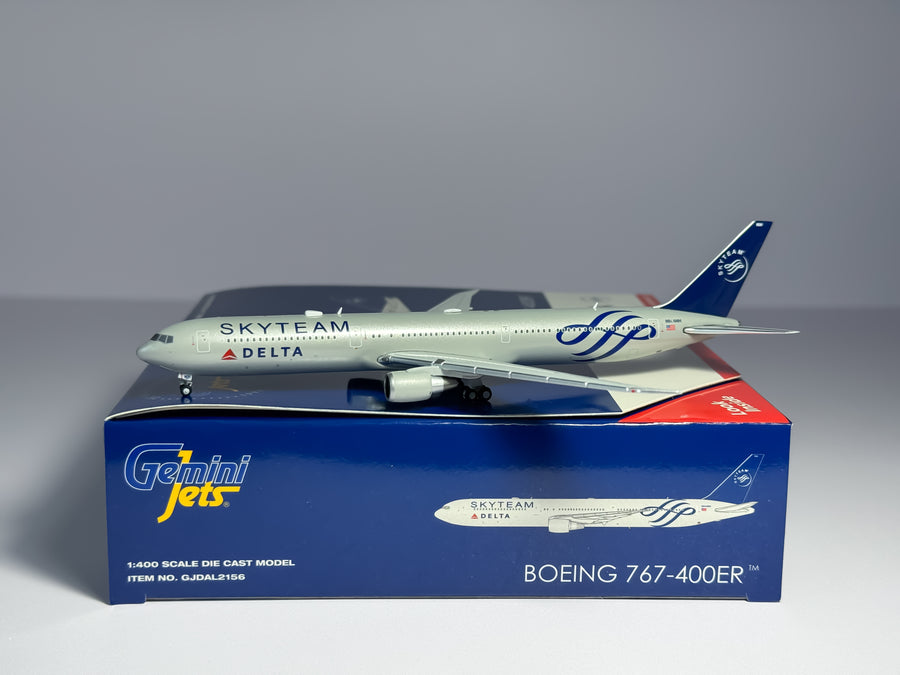 Delta Air Lines Boeing 767-400ER 1:400 Gemini Jets N844MH (GJDAL2156)