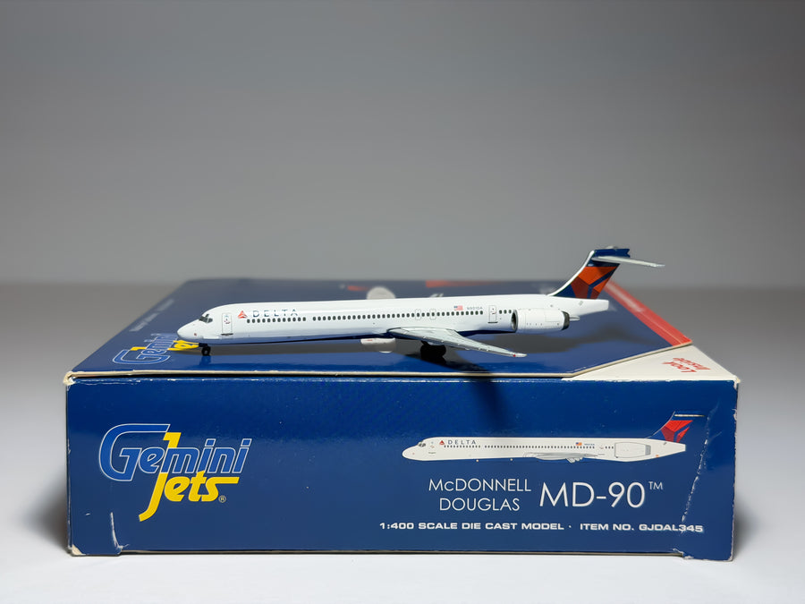 Delta Air Lines McDonnell Douglas MD-90 1:400 Gemini Jets N901DA (GJDAL345)