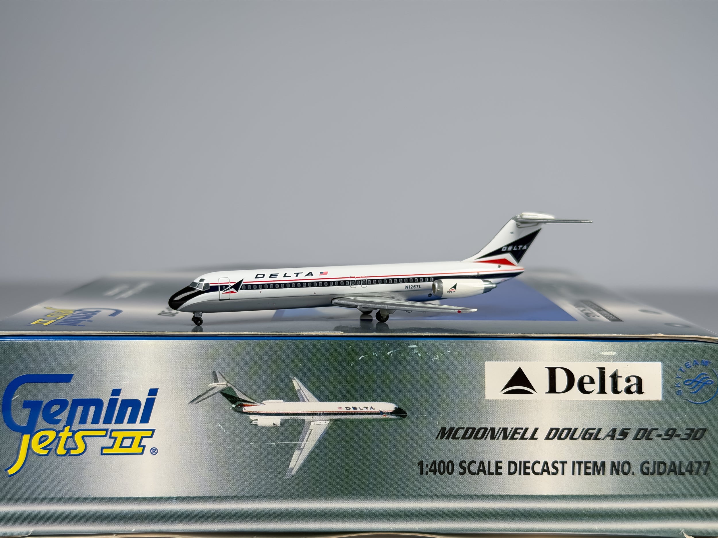 Delta Air Lines Douglas DC-9-30 1:400 Gemini Jets N1267L (GJDAL477)