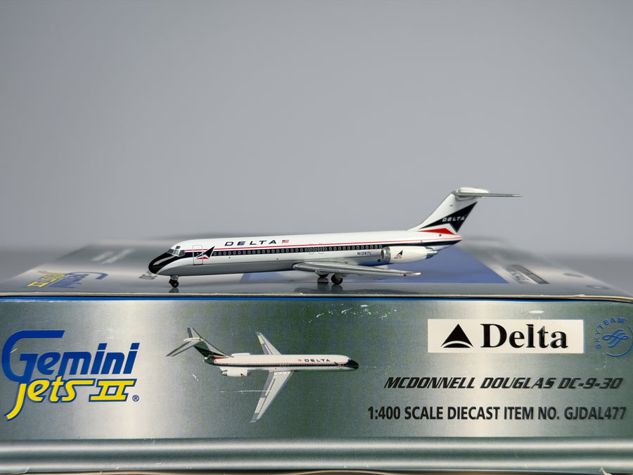 Delta Air Lines Douglas DC-9-30 1:400 Gemini Jets N1267L (GJDAL477)