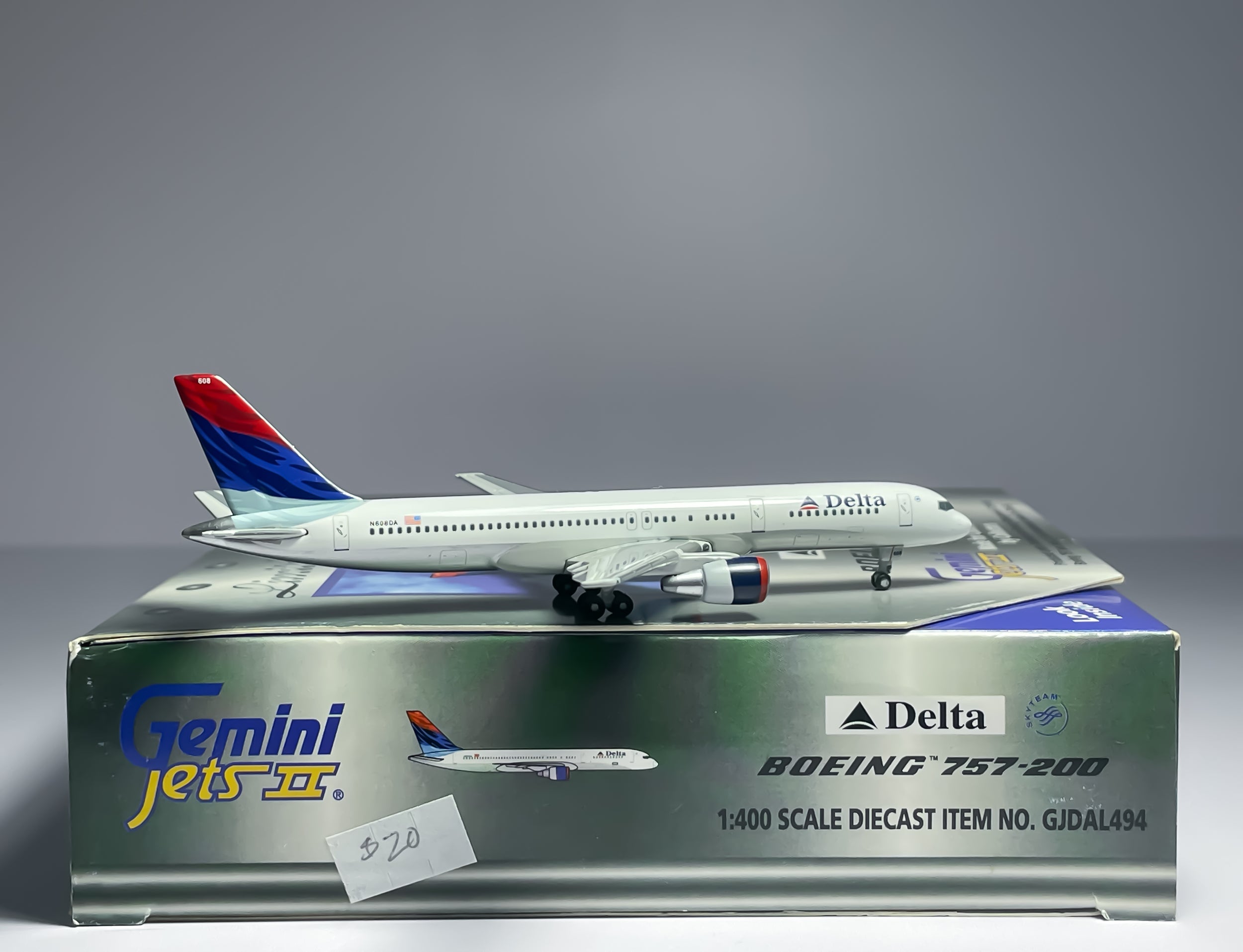 Delta Air Lines Boeing 757-200 1:400 Gemini Jets N608DA (GJDAL494)