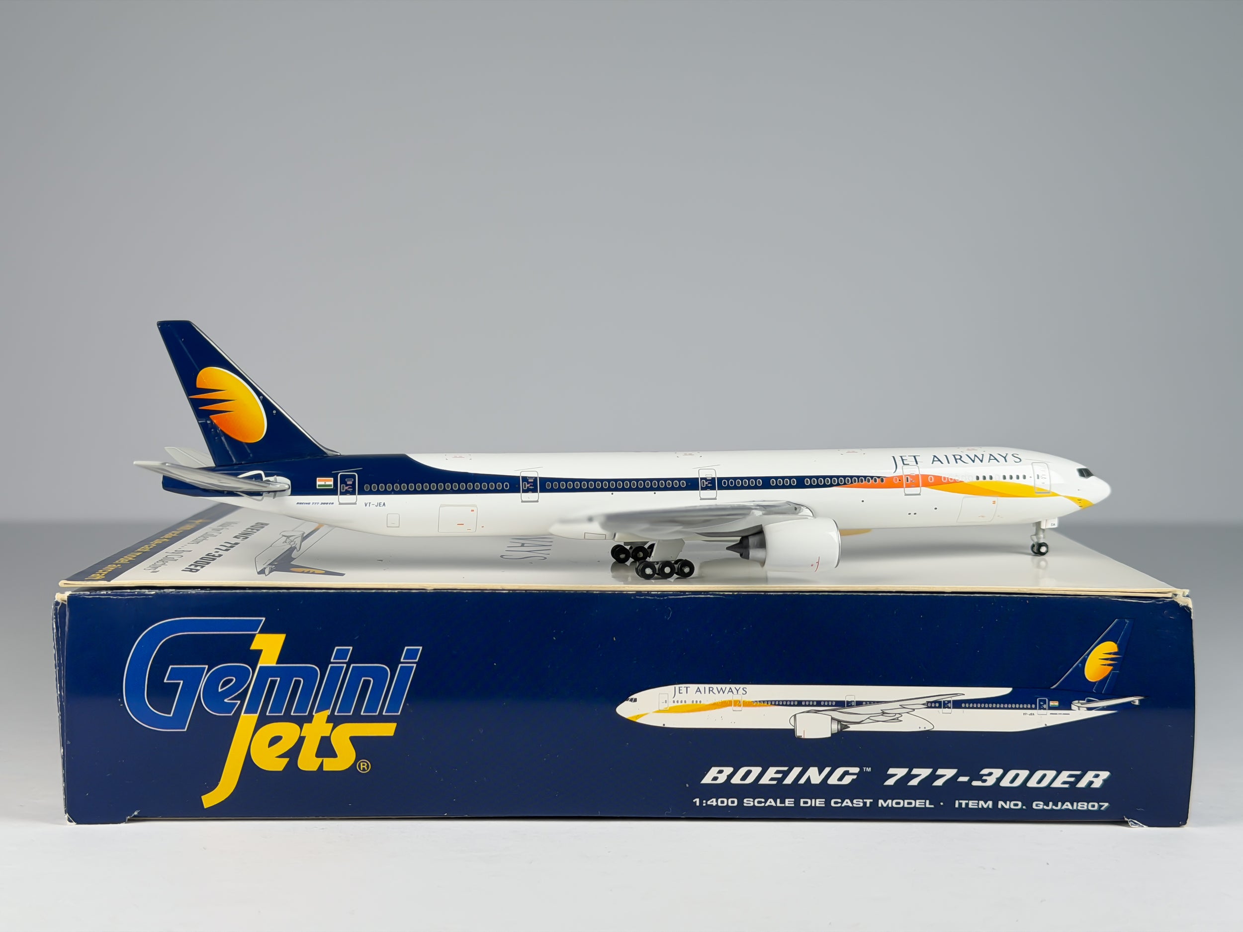 Jet Airways Boeing 777-300ER 1:400 Gemini Jets VT-JEA (GJJAI807)