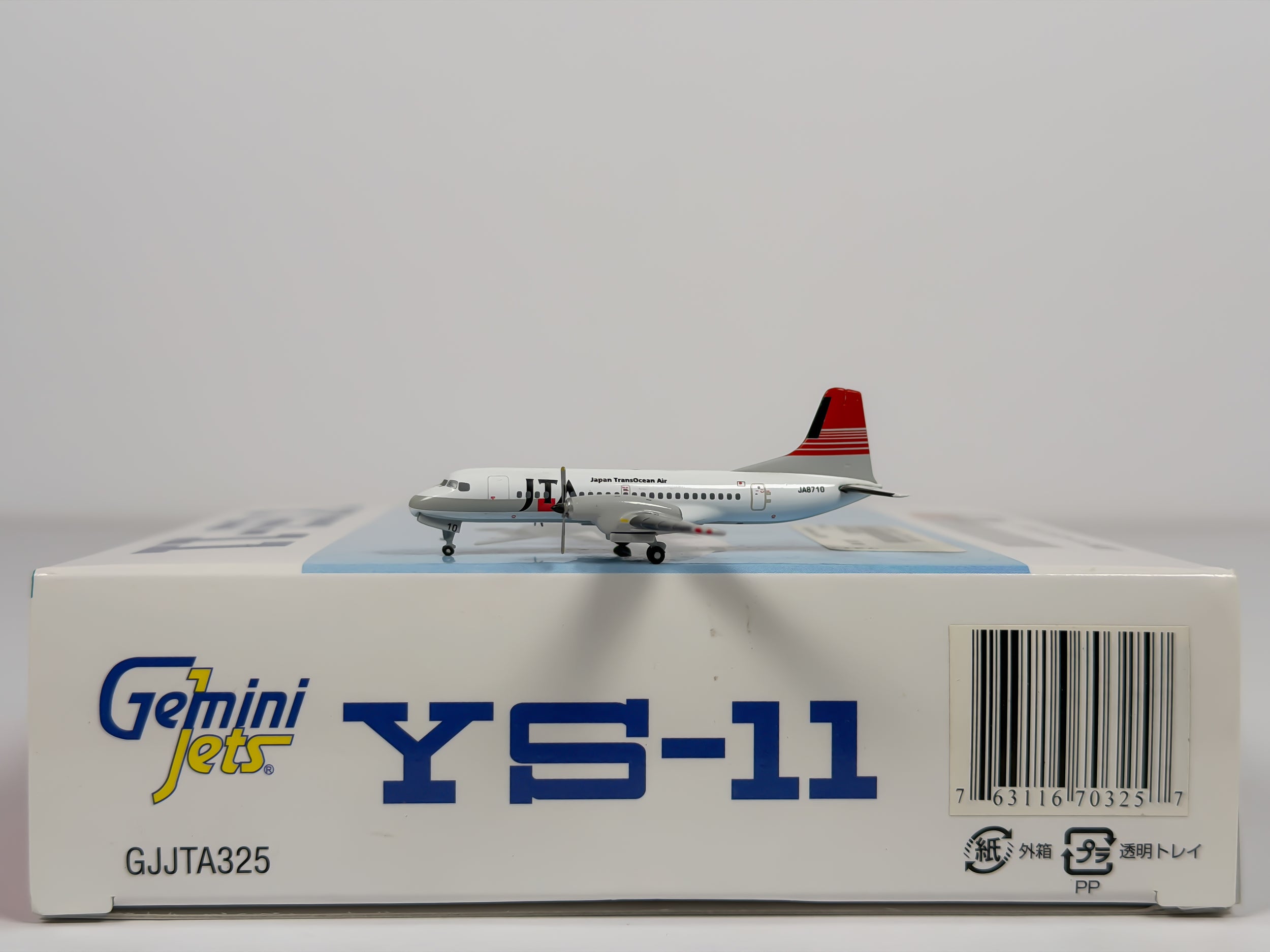 Japan Transocean Air NAMC YS-11 1:400 Gemini Jets JA8794 (GJJTA325)