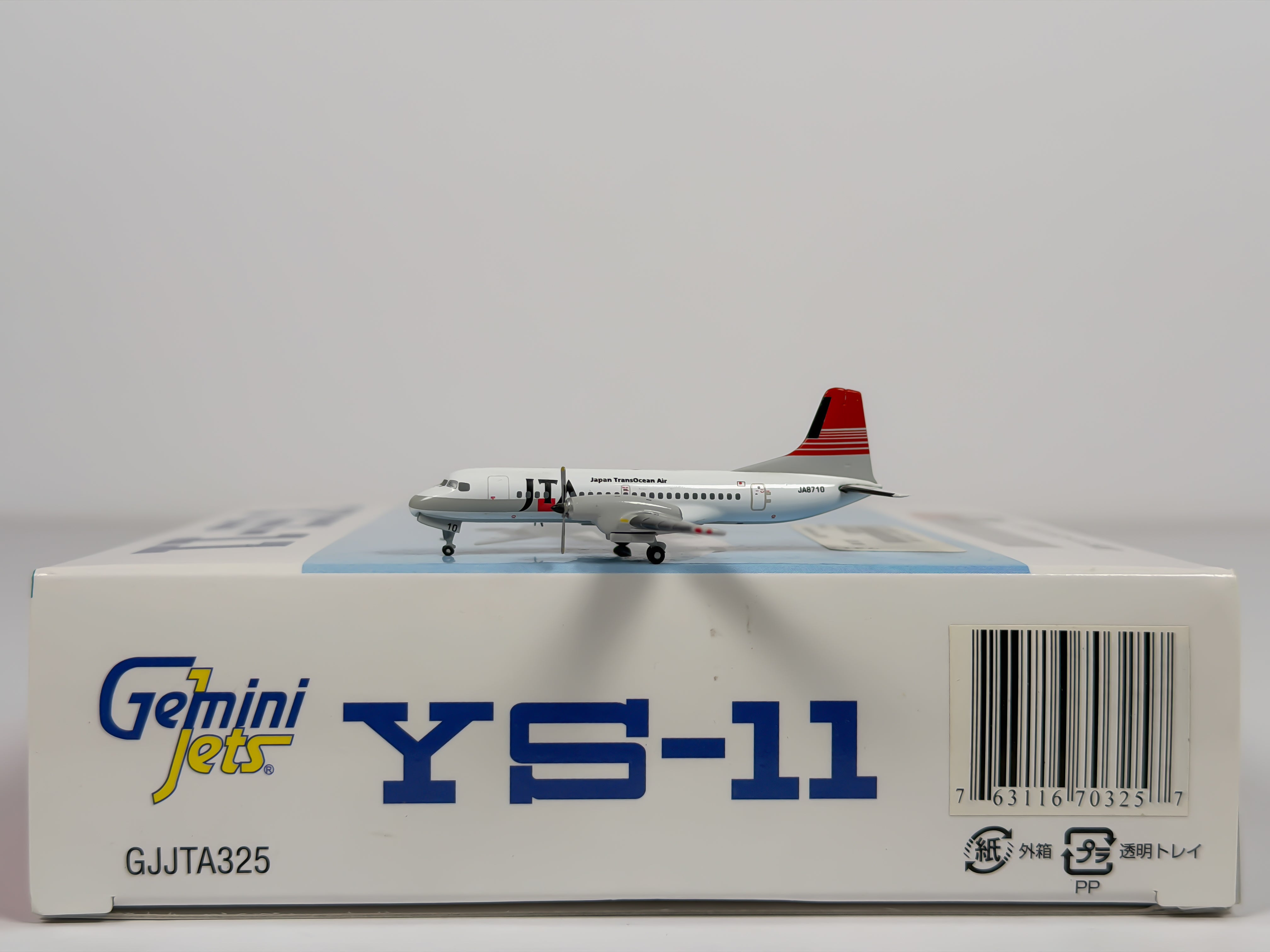 Japan Transocean Air NAMC YS-11 1:400 Gemini Jets JA8794 (GJJTA325)