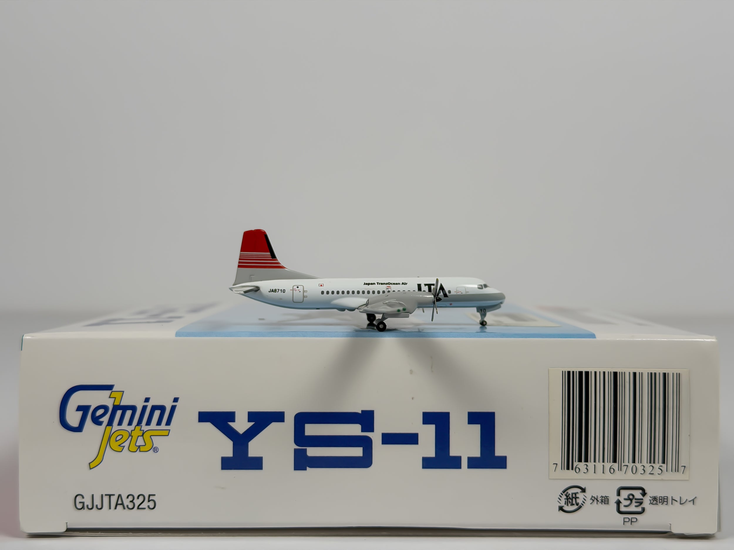 Japan Transocean Air NAMC YS-11 1:400 Gemini Jets JA8794 (GJJTA325)