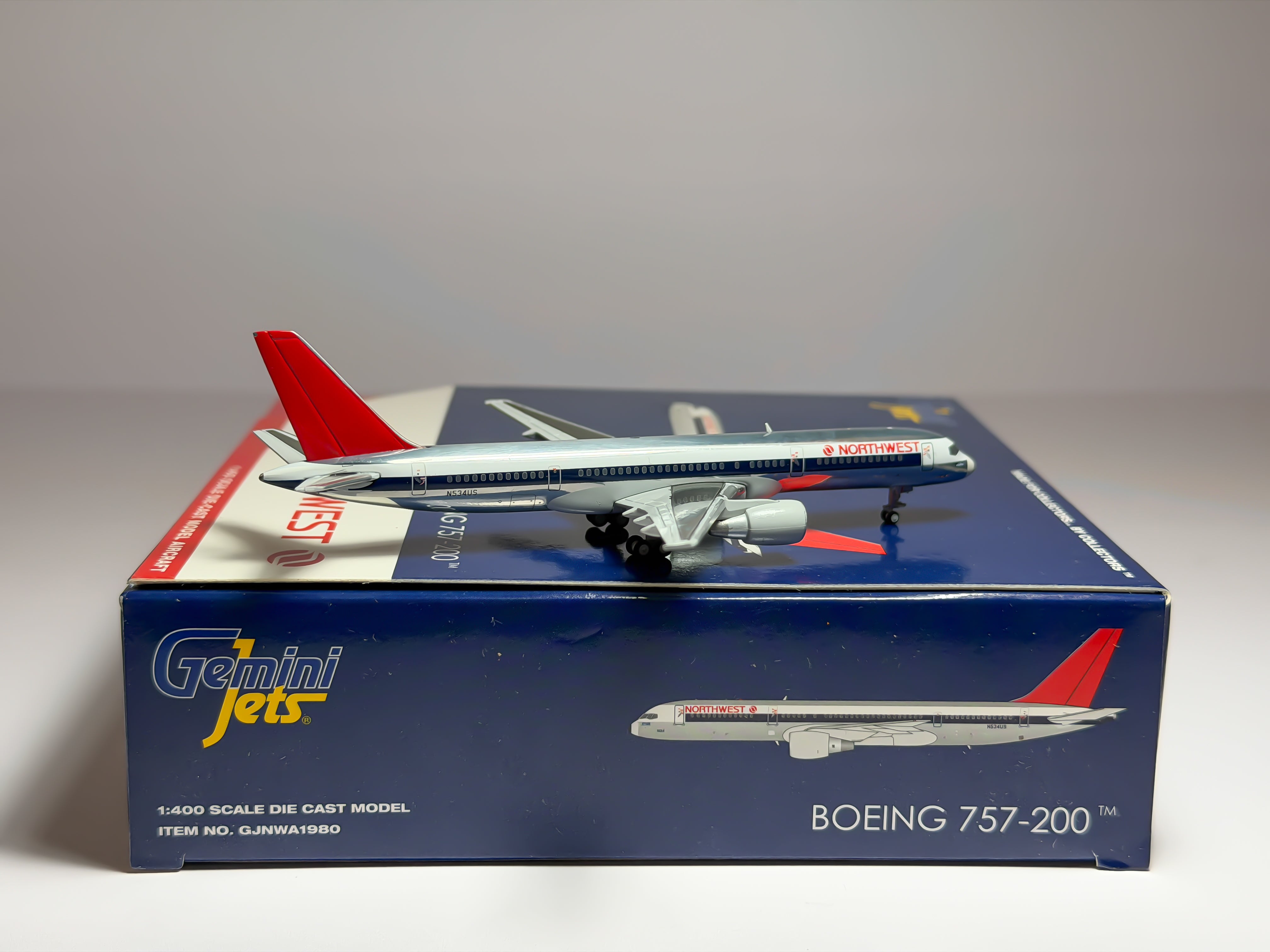 Northwest Airlines Boeing 757-200 1:400 Gemini Jets N534US (GJNWA1980)