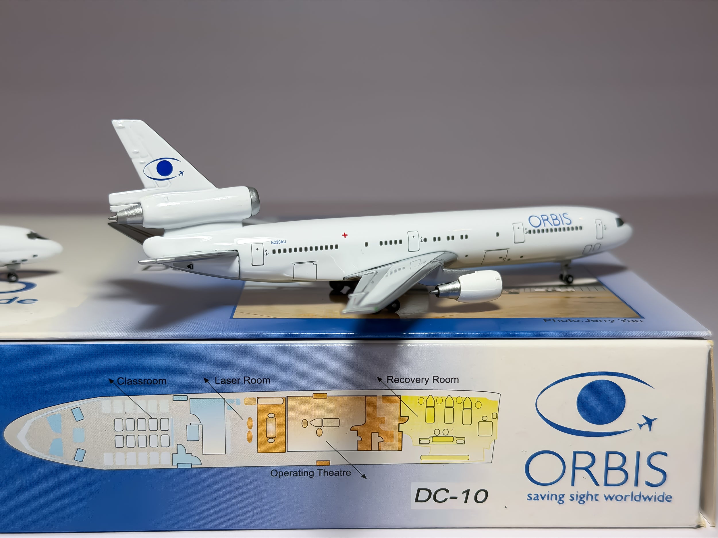 Orbis International Douglas DC-8 & DC-10 1:400 Dragon Wings N220RB & N220AU (GJORB238)